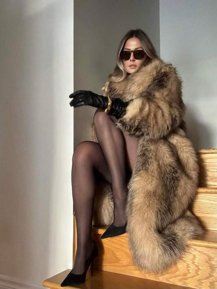 in Wrist-Length Sleeve Women Faux Fur Coats | SHEIN