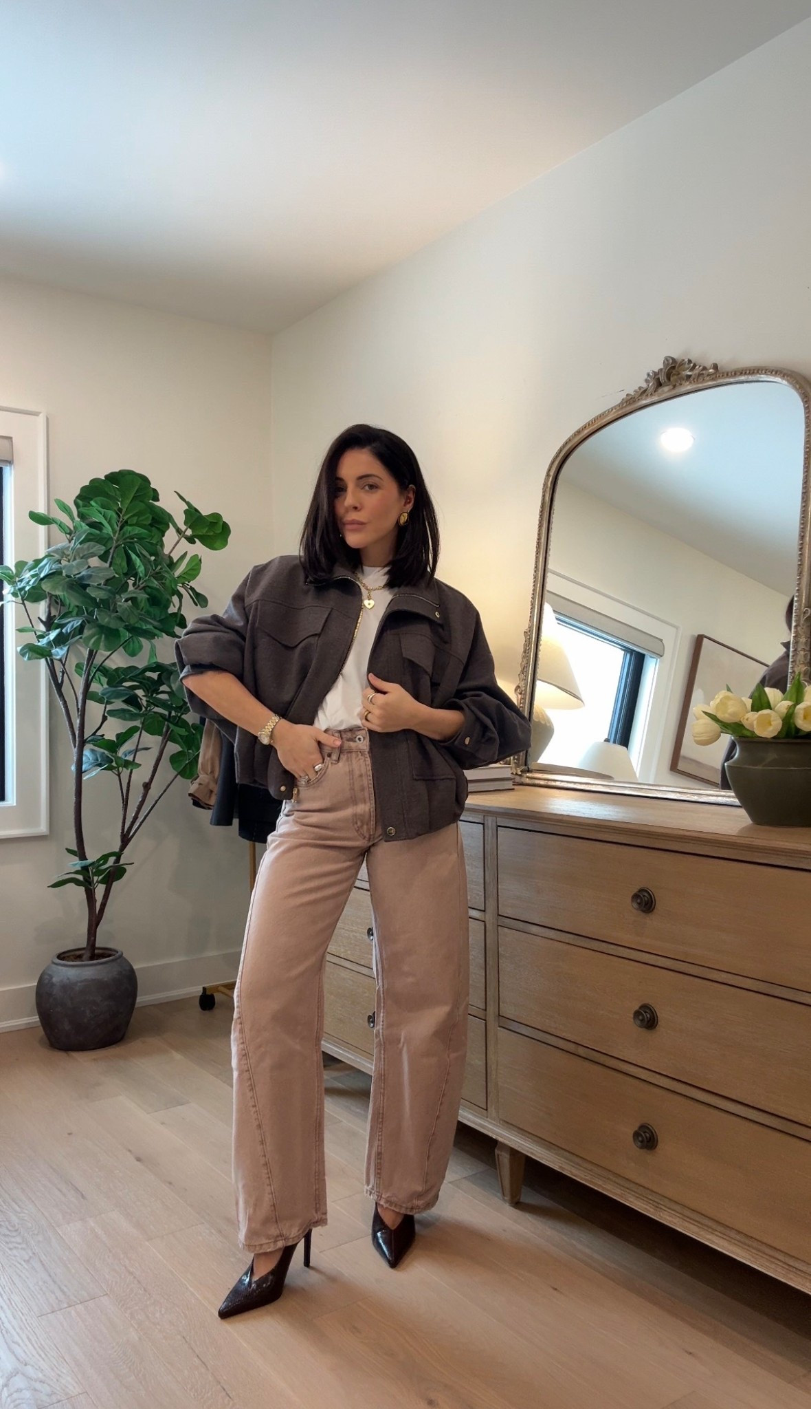 Jacket size XS
jeans size 25
Shoes size 6
Tshirt size smalll

#LTKwinter #LTKcanada #LTKstyletip