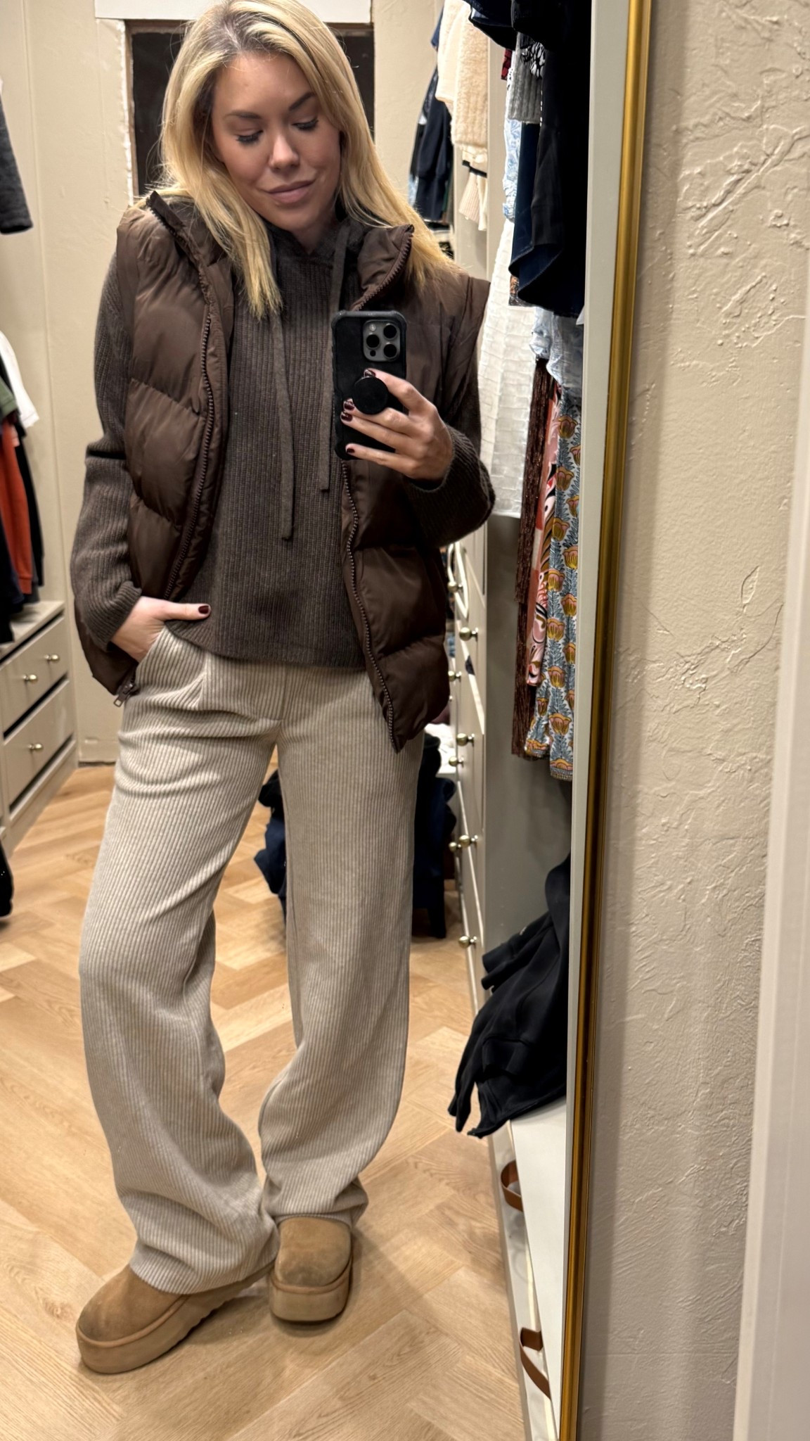 Weekend cozy outfit
(Love these Varley pants and they are almost sold out!)

Packed this for a girls lake tripp

#LTKootd #LTKdayinmylife #LTKgrwm