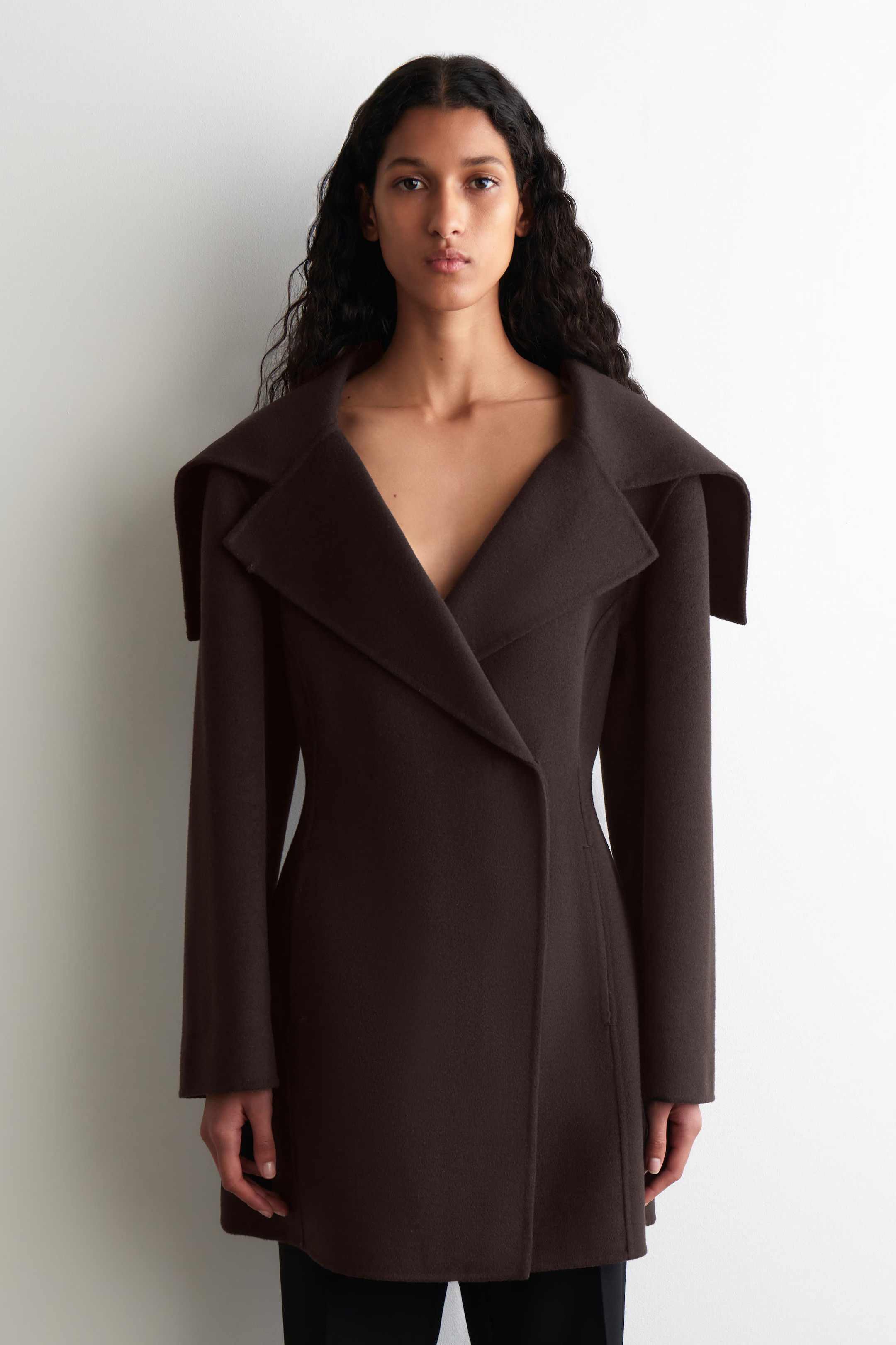 SCULPTED DOUBLE-FACED WOOL SHORT COAT - CHOCOLATE | COS US | COS (US)