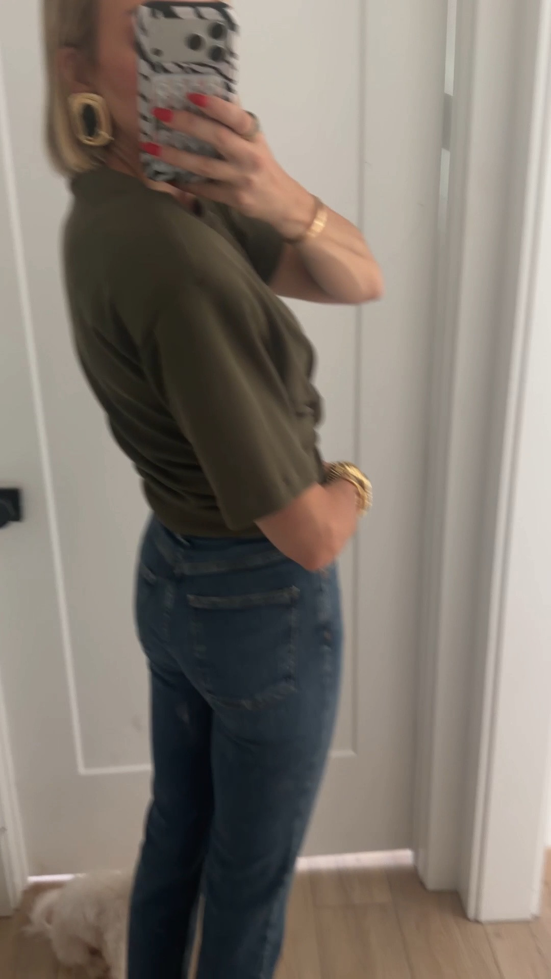 So I sized down two sizes because I really wanted that cinched in waist. If you’d like it to fit a little bit looser, just size down one size. I am 5’10 for reference. ￼

#LTKSaleAlert #LTKTall #LTKOver40