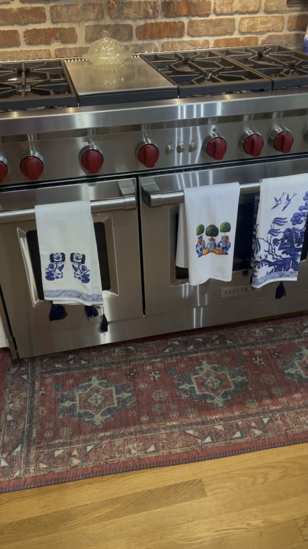 Chinoiserie fall kitchen decor, brick kitchen, ginger jar, kitchen rug

#LTKFindsUnder50 #LTKHome #LTKFindsUnder100