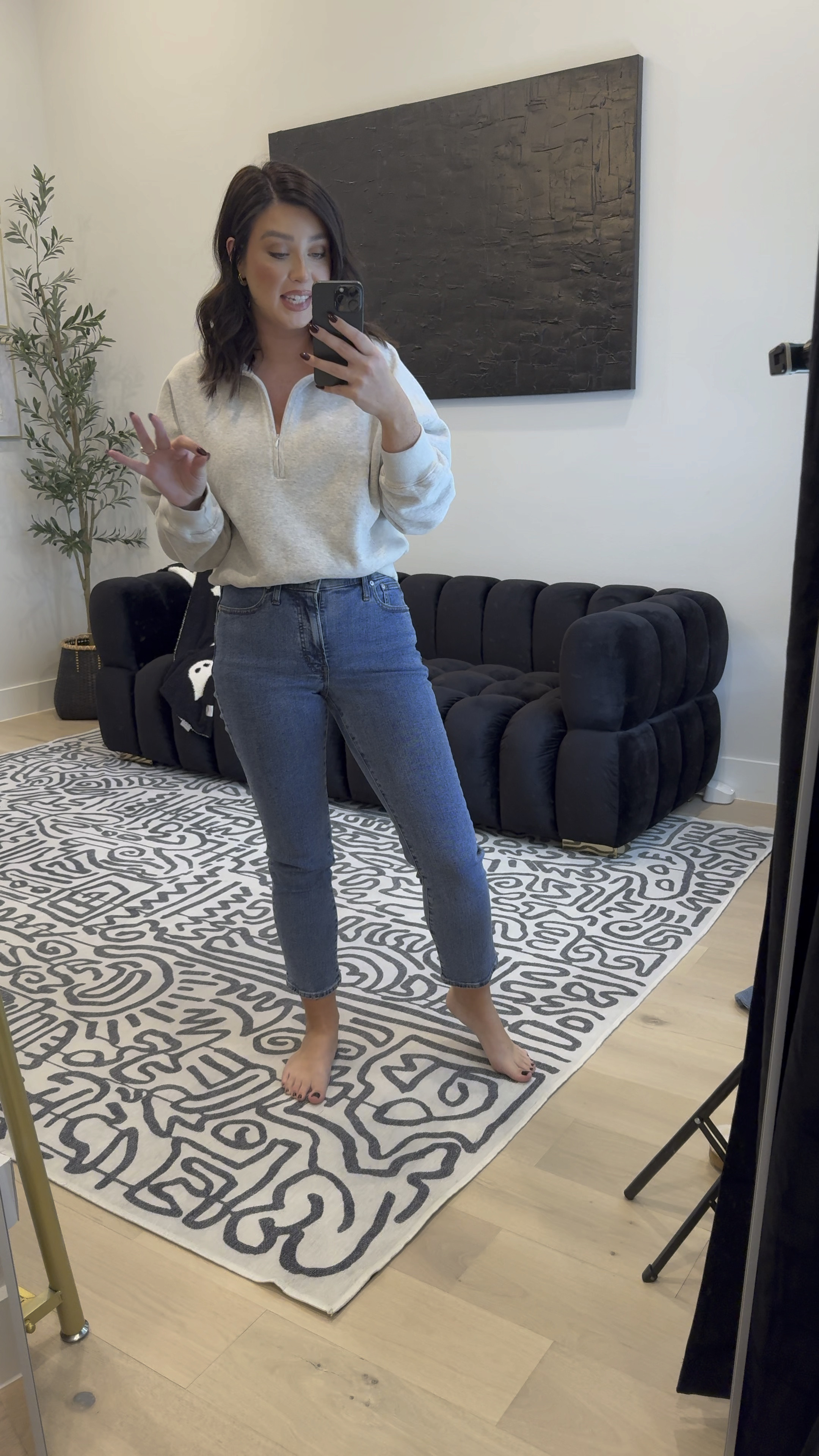 A great midrise skinny/straight jean. These have stretch and you can size down 1 size, but I wouldn’t size down more than that. I’m showing them in a 27 but I can’t sit in them as I’m typically a 29/30. My waist is 30” and hips are 41” for reference 

#LTKstyletip #LTKxMadewell #LTKmidsize