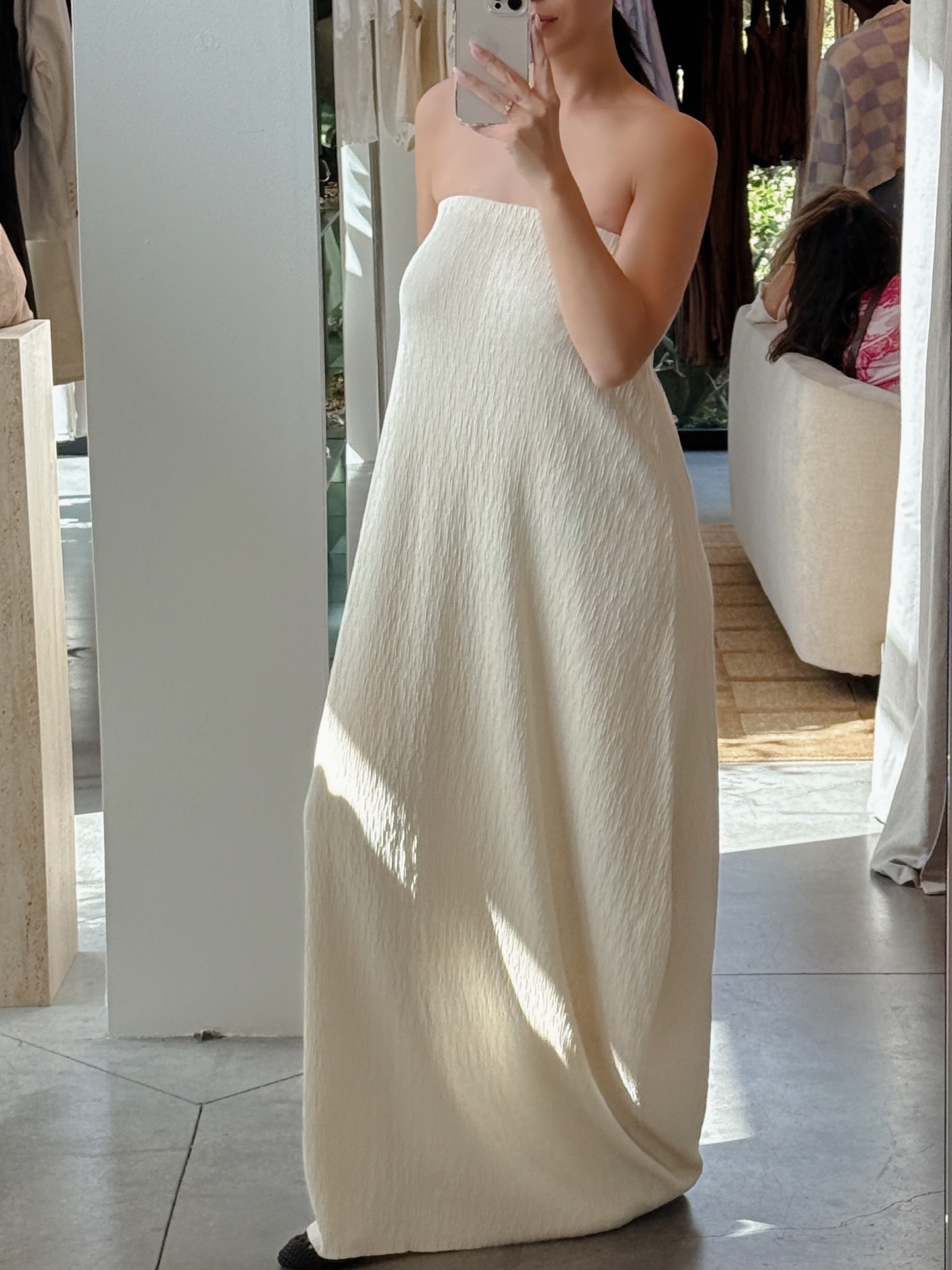 Try-ons with one of my fave brands @dissh in their new summer boutique here in LA ☀️ which one is your fave look?