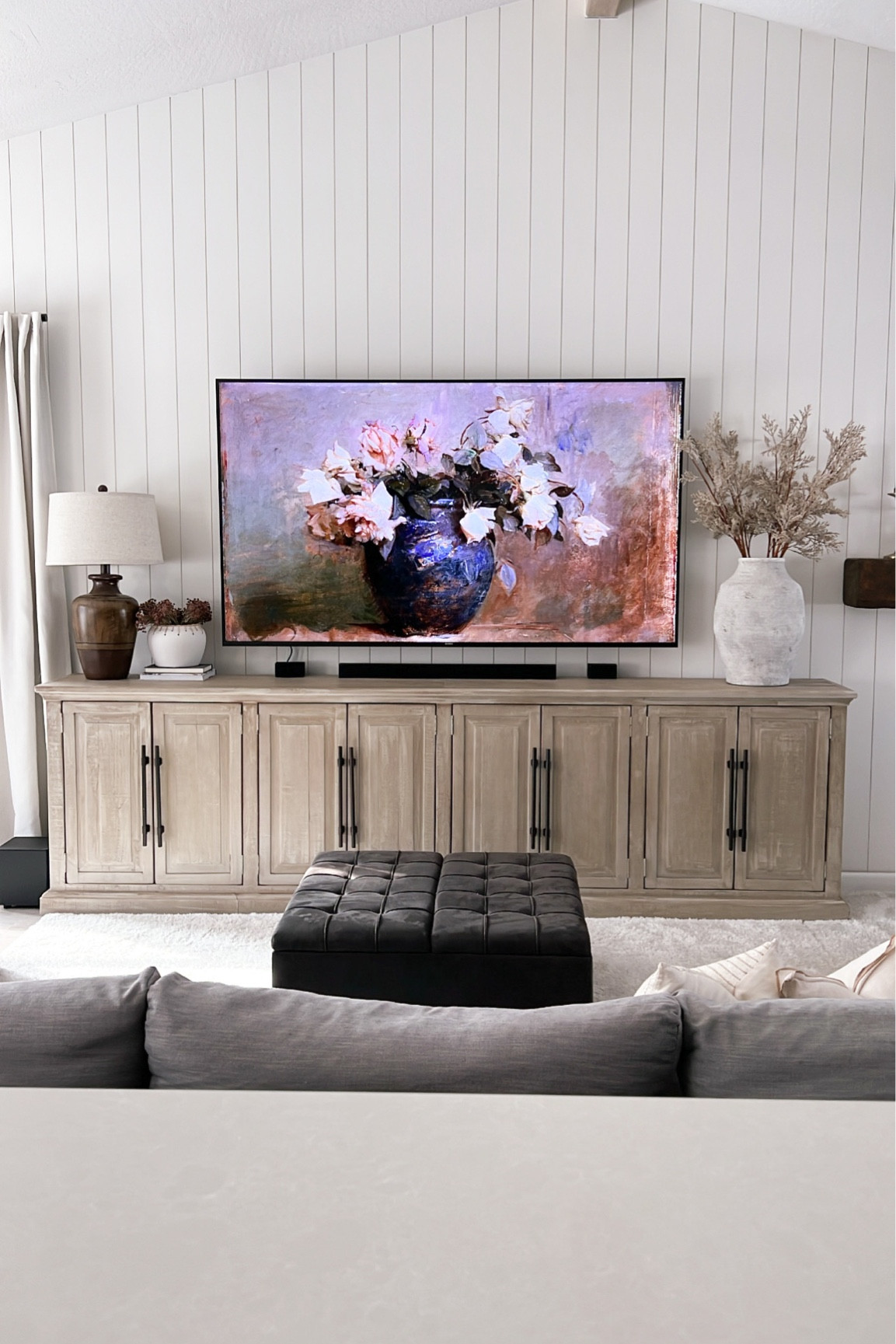 Living room sources and similar links. 

#LTKSeasonal #LTKhome #LTKFind