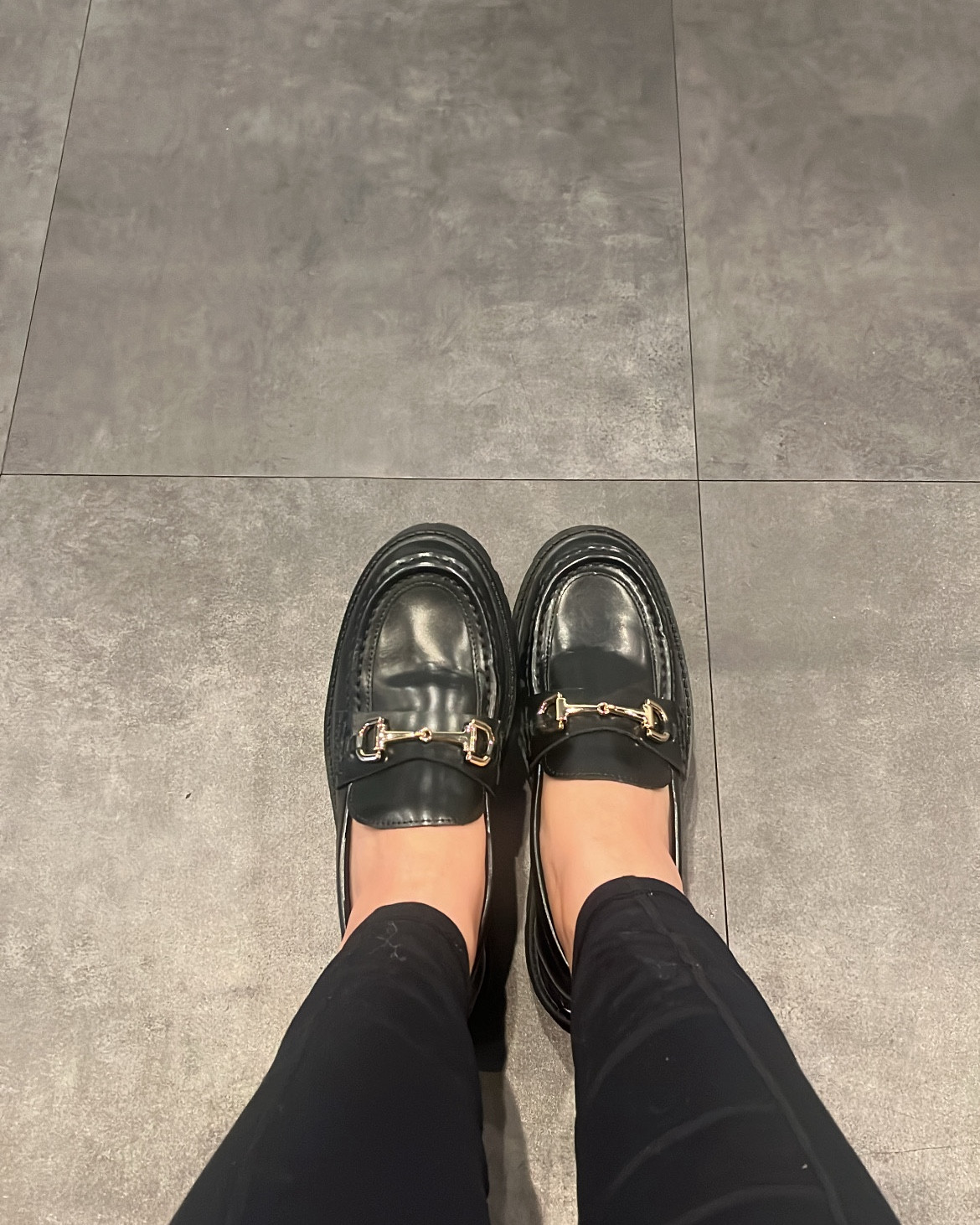 Black comfy chunky loafers 

#LTKBeauty #LTKFindsUnder50 #LTKGiftGuide