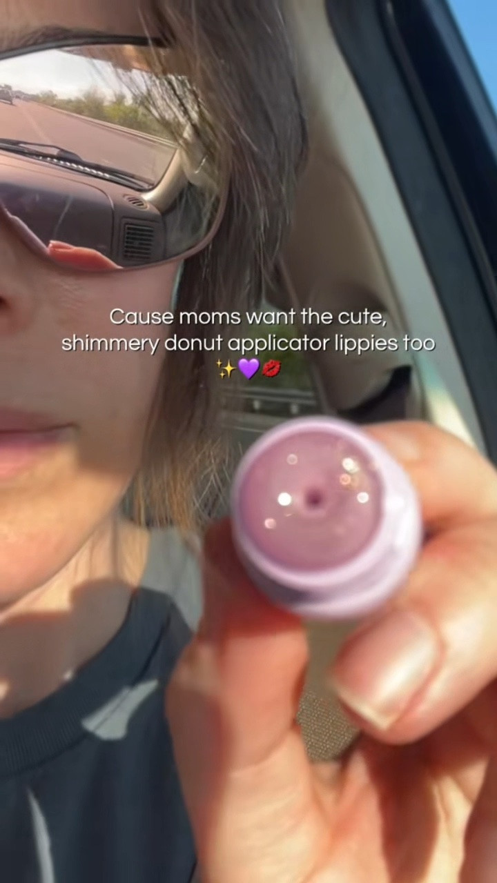 I am obsessed with the @laneige_us glaze craze. The donut applicator is just next level. It's squishy and it feels like a little massage on your lips. There's so many different colors. I chose a sheer one with shimmer. It's gorgeous. And this is not just a lip gloss, it's a serum too. It's skin care ingredients help give your lips a little volume boost and keep your lips moisturized. And it's not sticky y-*
#Lipgloss #lipserum #lippie #lipplumping #summermakeup

#LTKgrwm #LTKselfcare #LTKBeauty
