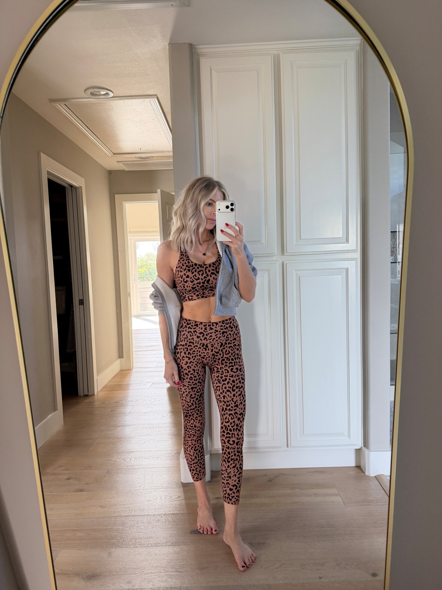 Love a sale!! And a good deal. This workout set is under $40, I’m in a small. The skims hoodie I found on sale, I have the cropped size XS but I also linked the regular version 

#LTKFindsUnder50 #LTKCyberWeek #LTKActive