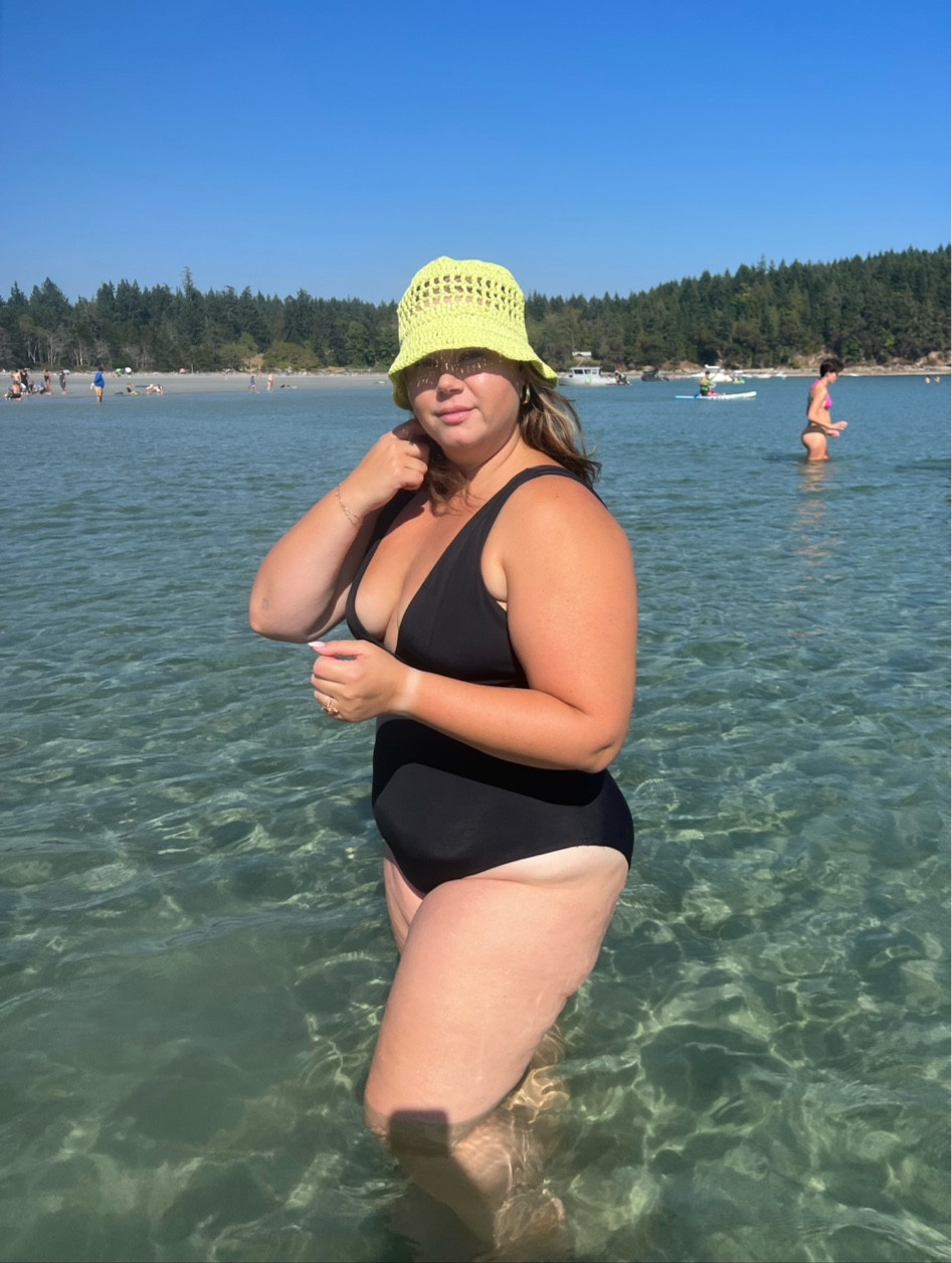 Obsessed with this Andis swim suit. It’s comfy and sexy and comes in long lengths for those tall girls! Plus you can choose your bum coverage! The perfect suit!

I am wearing XL regular with the medium bum coverage and I usually wear a 14!


#LTKU #LTKswim #LTKSeasonal