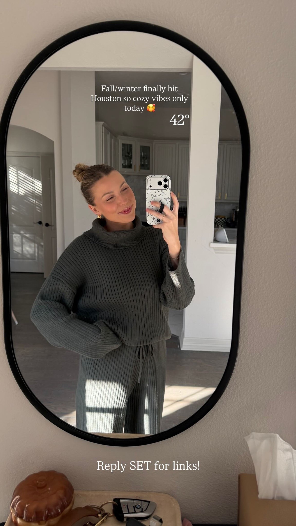 42° Fall/winter finally hit Houston so cozy vibes only today 🥰 size M in the lounge set 

#LTKHoliday #LTKootd #LTKmomlife