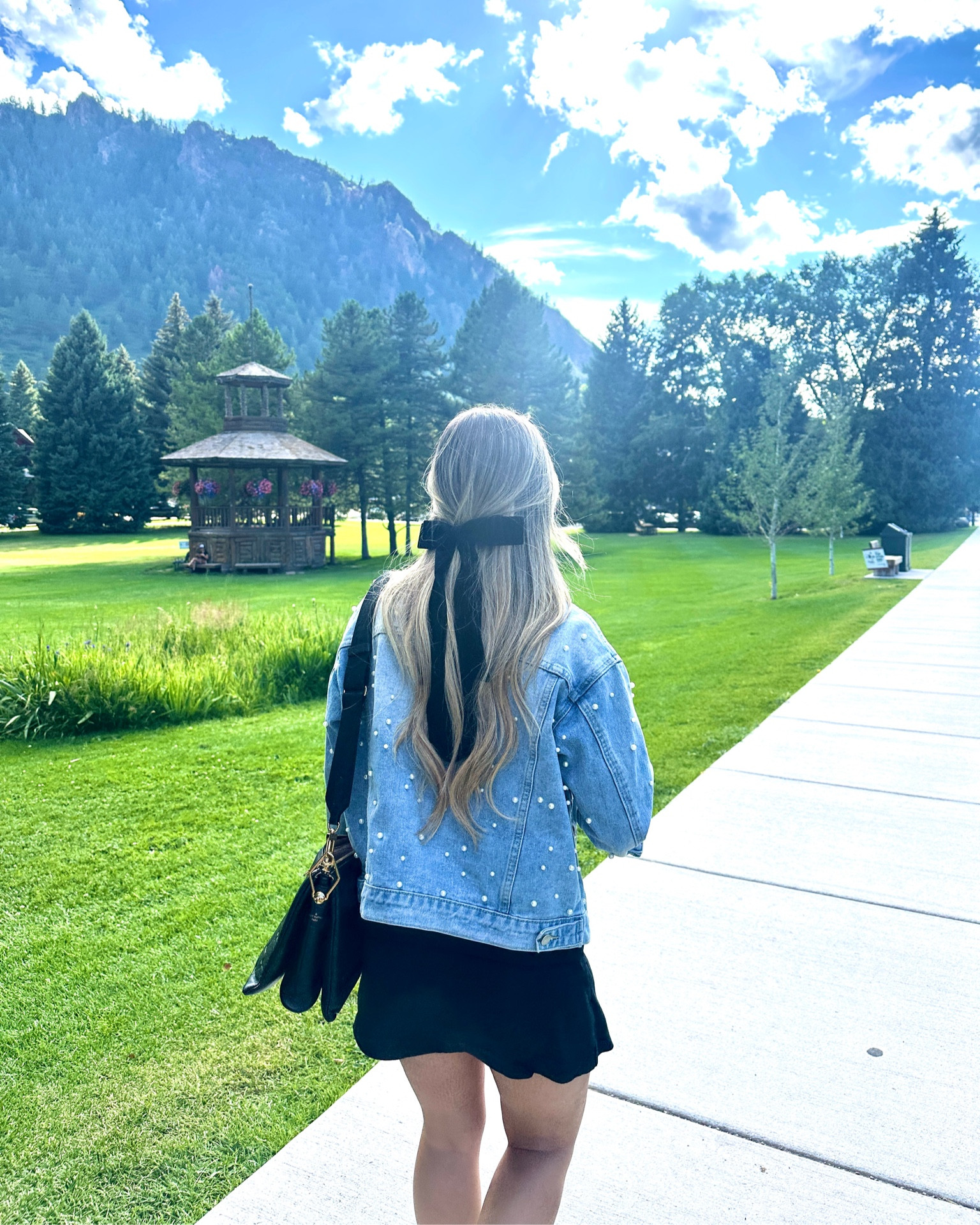 The bow is the outfit 🎀🖤

#denimjacket #pearljacket #linenset #linentop #bows 

#LTKStyleTip #LTKSeasonal #LTKBeauty