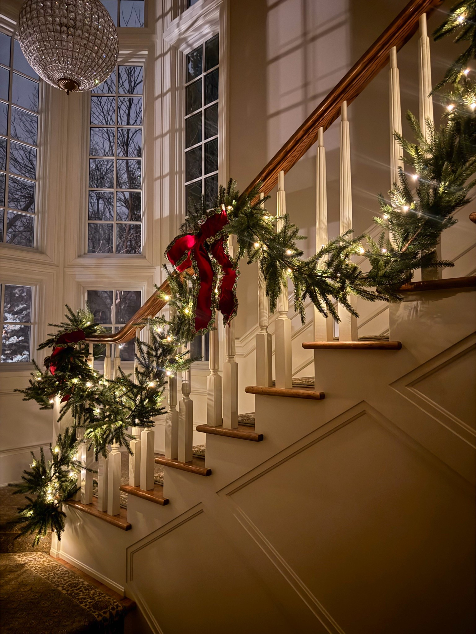 The garlands I purchased this year! I used five for our staircase and balcony. I’m not sure I have the ratio right, but I love the pine look and the twinkle options ✨ 