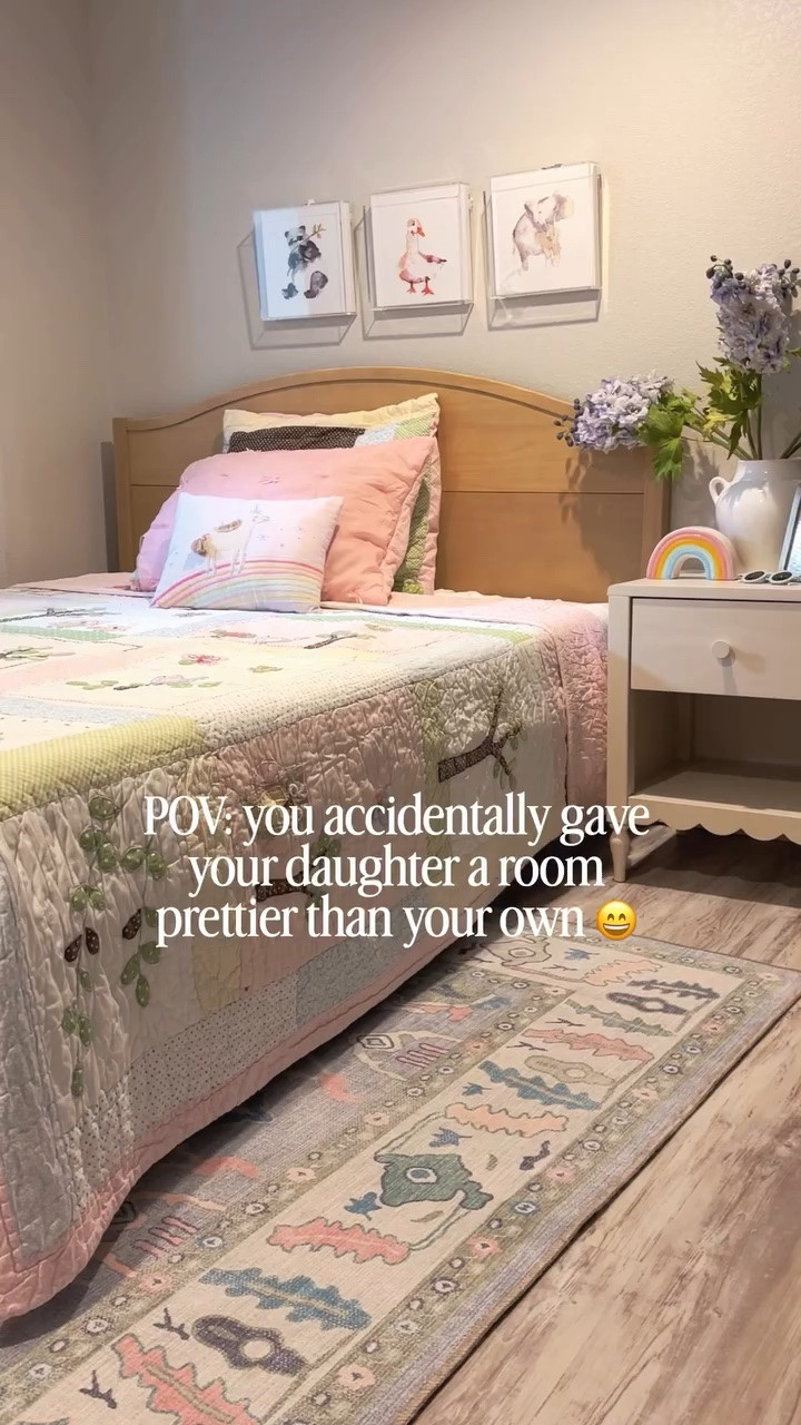 Somebody tell me why decorating little girls’ rooms is THIS fun 😭 😍
The Charlotte bed and matching nightstand by @maxandlilyfurniture officially made me want to redo every room in our house. The scalloped edges are everything ( ps, it comes in three other colors you have to see)✨

#girlmom #kidsroomdecor #maxandlily #homedecorideas #girlsroominspo