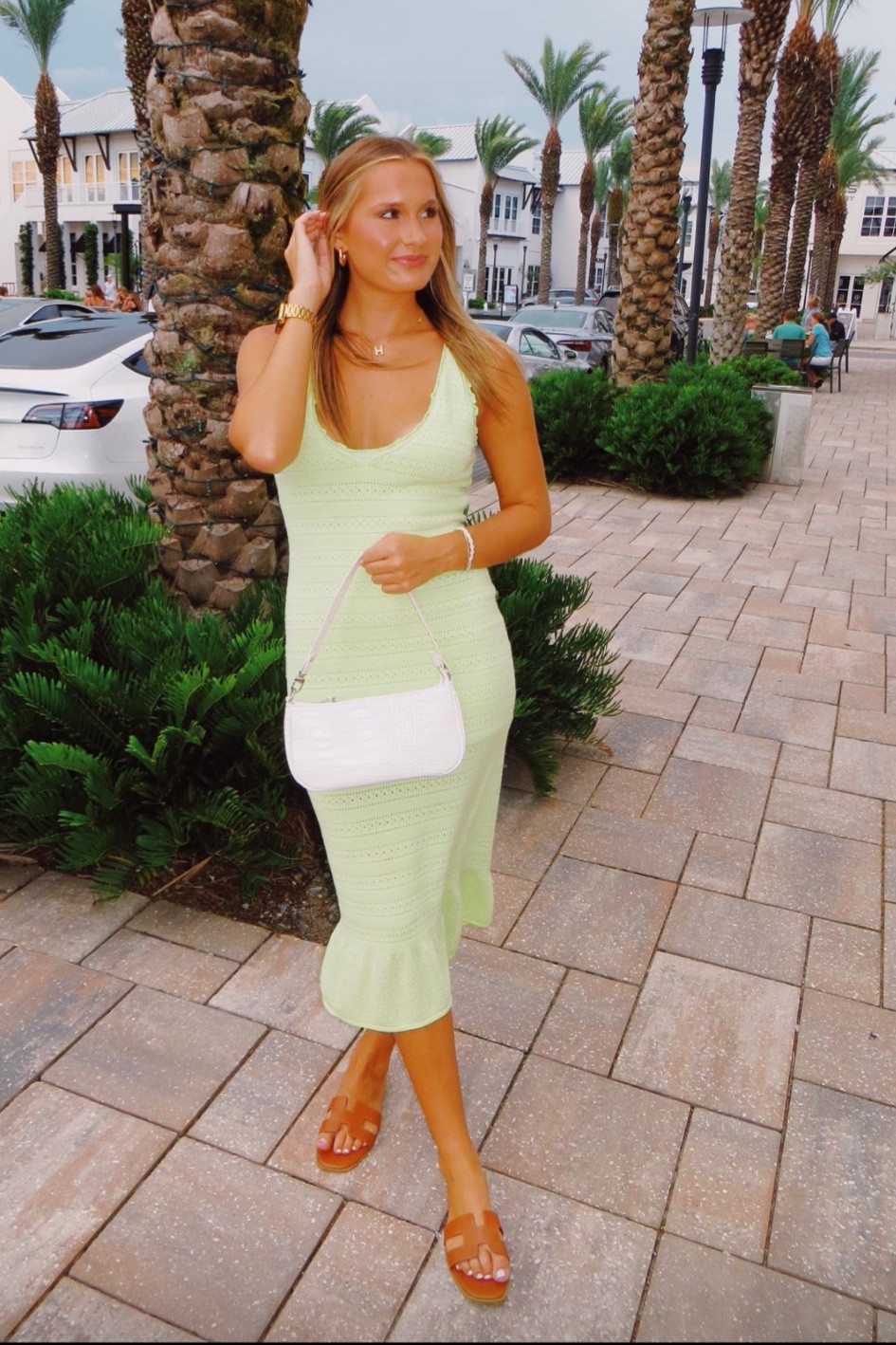 Dinner at the beach 💚
Dress S
Shoes tts