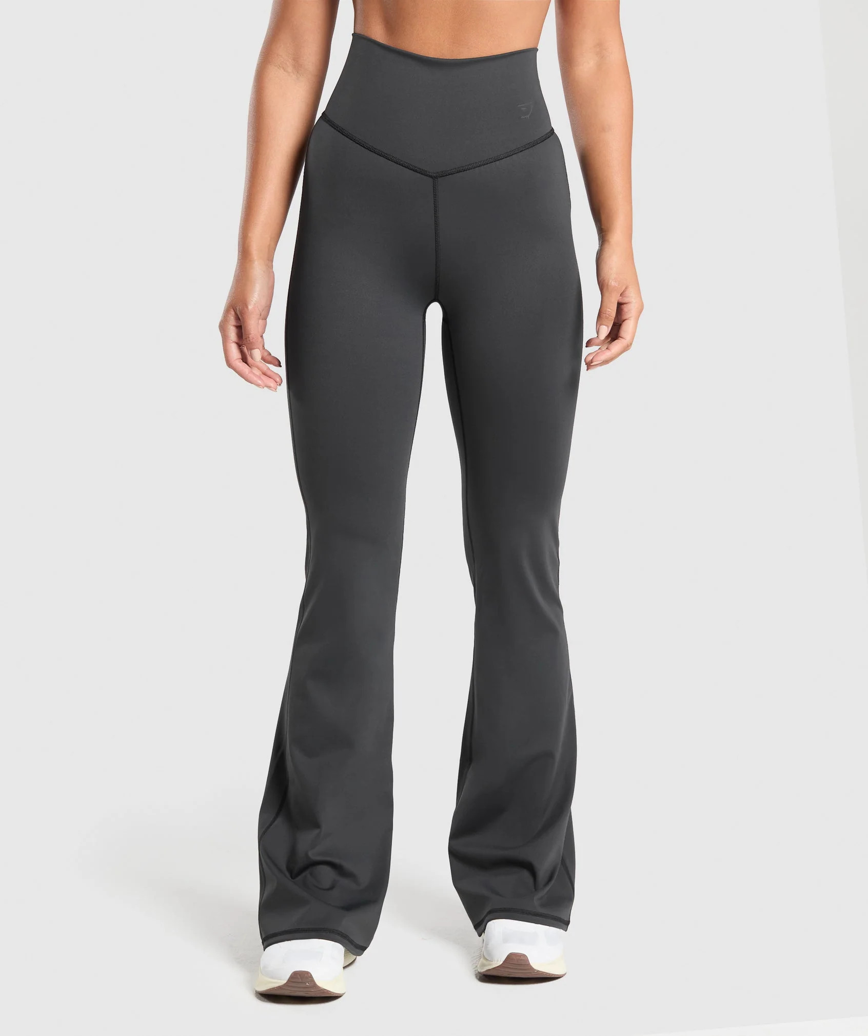 Gymshark Elevate Flared Leggings 2.0 - Black | Gymshark UK