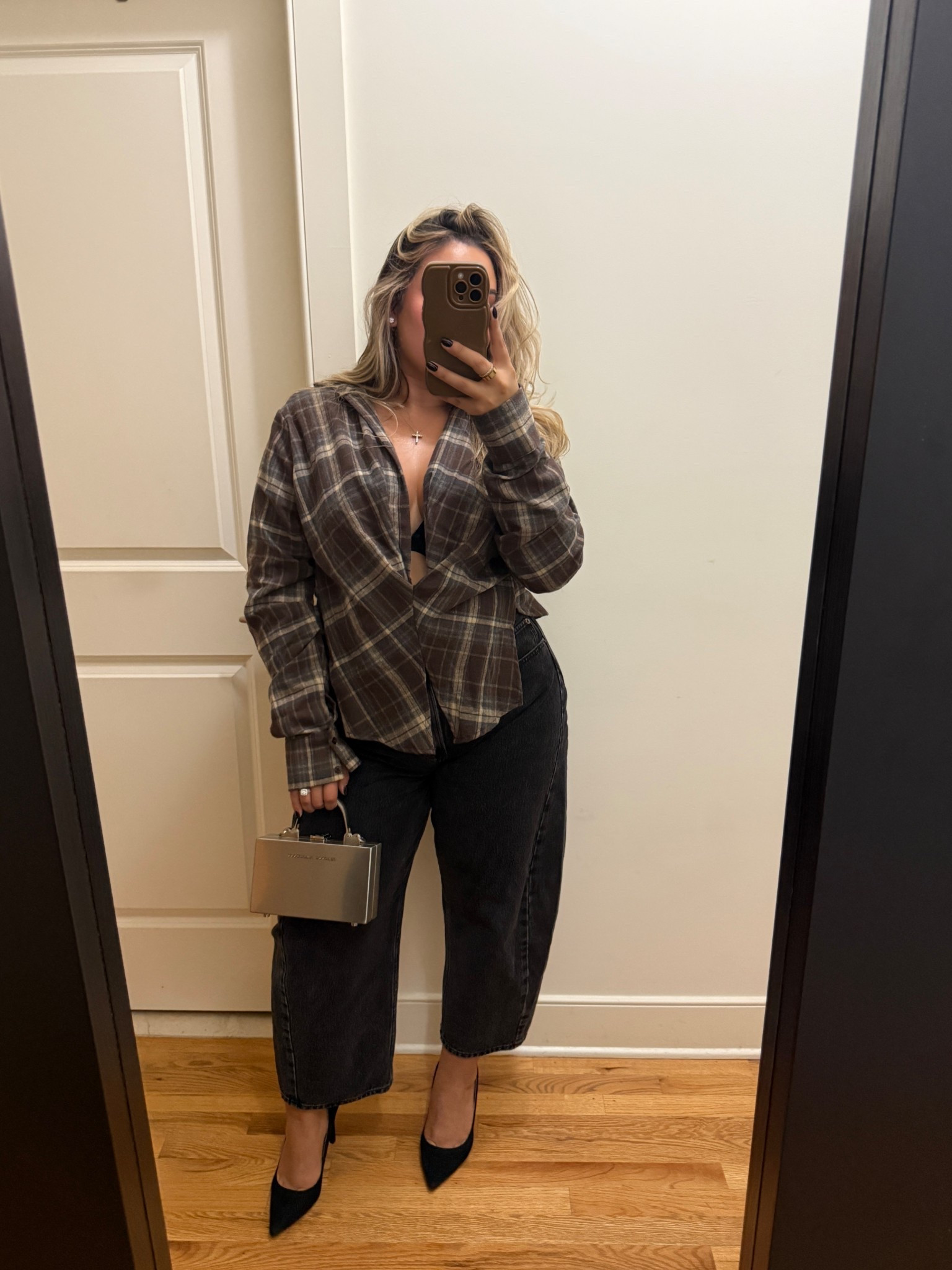 Simple casual date night outfit🖤

Top: L (fits slouchy, I had to cinch the back a bit)
Jeans: Curve 31 short 

#LTKSeasonal #LTKMidsize #LTKStyleTip