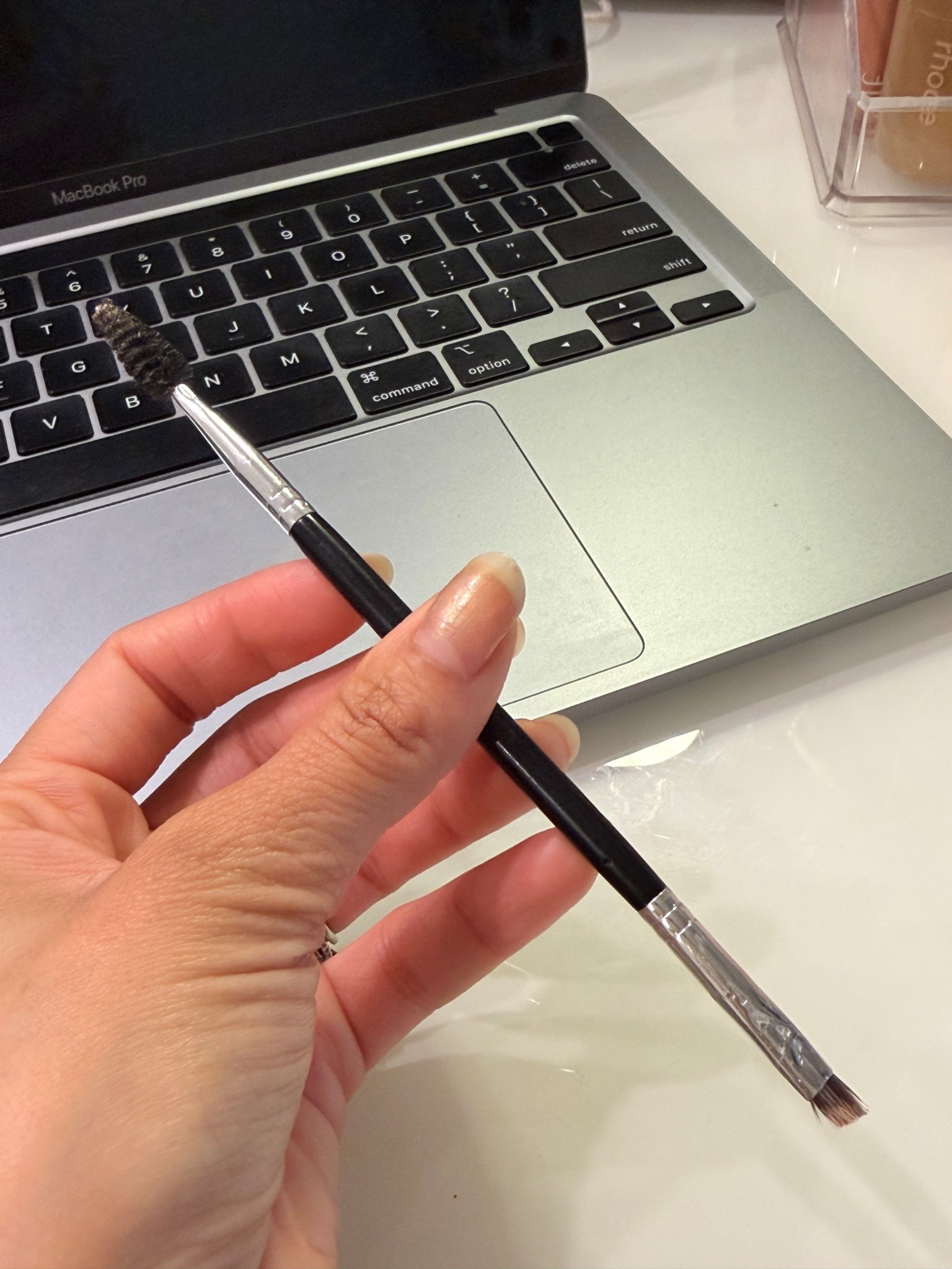 Brocha para definir cejas 

#LTKGiftGuide #LTKHoliday