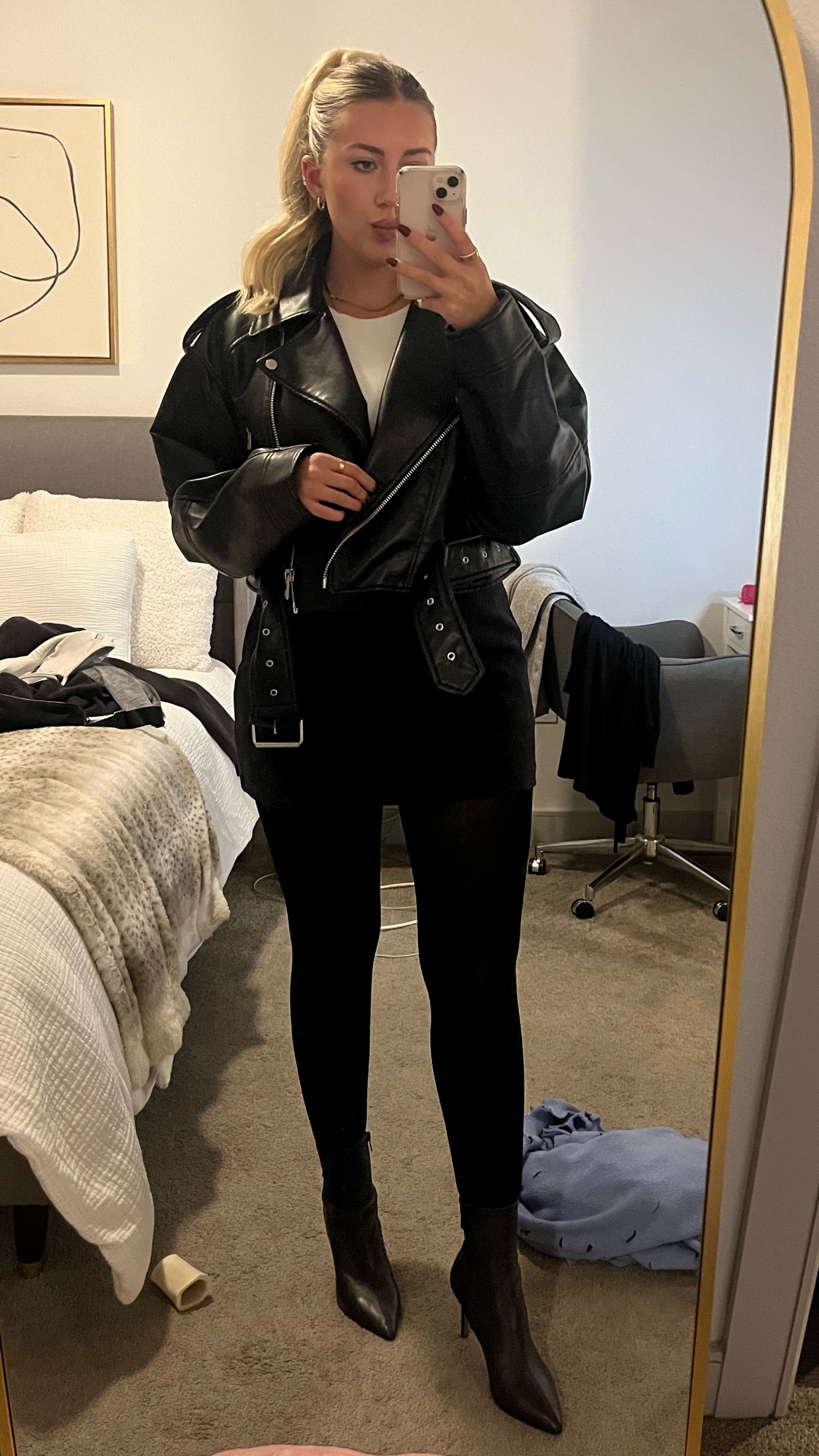 Hailey Buber inspired outfit! Perfect for the fall and winter. Loving an oversized leather jacket paired with mini skirt 

#LTKGiftGuide #LTKparties #LTKstyletip