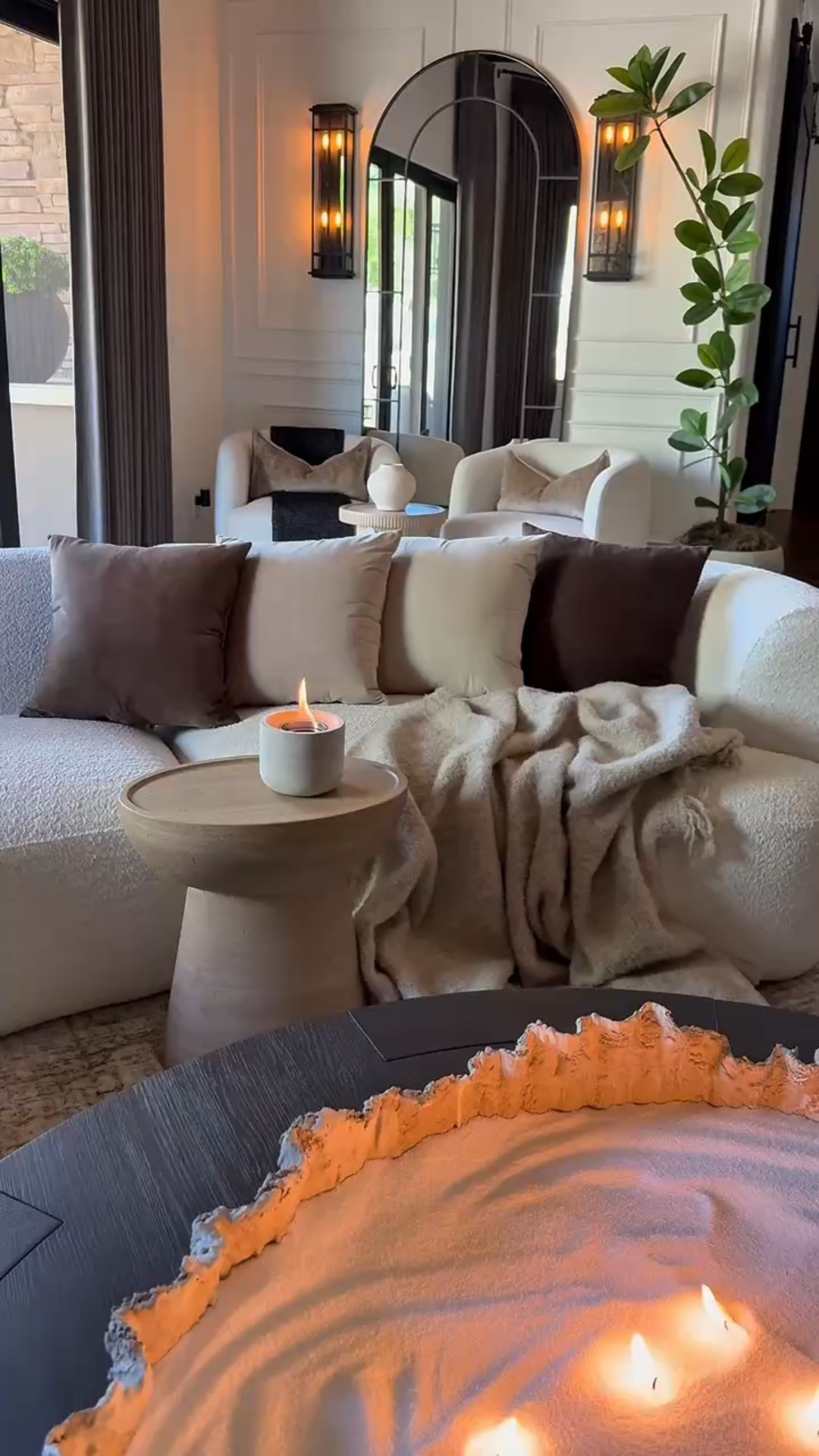 These neutral throw pillows are perfect to add some texture to your sofas! They come in a 4-pack and are under $16!

Affordable throw pillows. Neutral throw pillows. Sofa decor. Living room Inspo. Living room decor. Neutral home decor 

#LTKFindsUnder50 #LTKFindsUnder100 #LTKHome