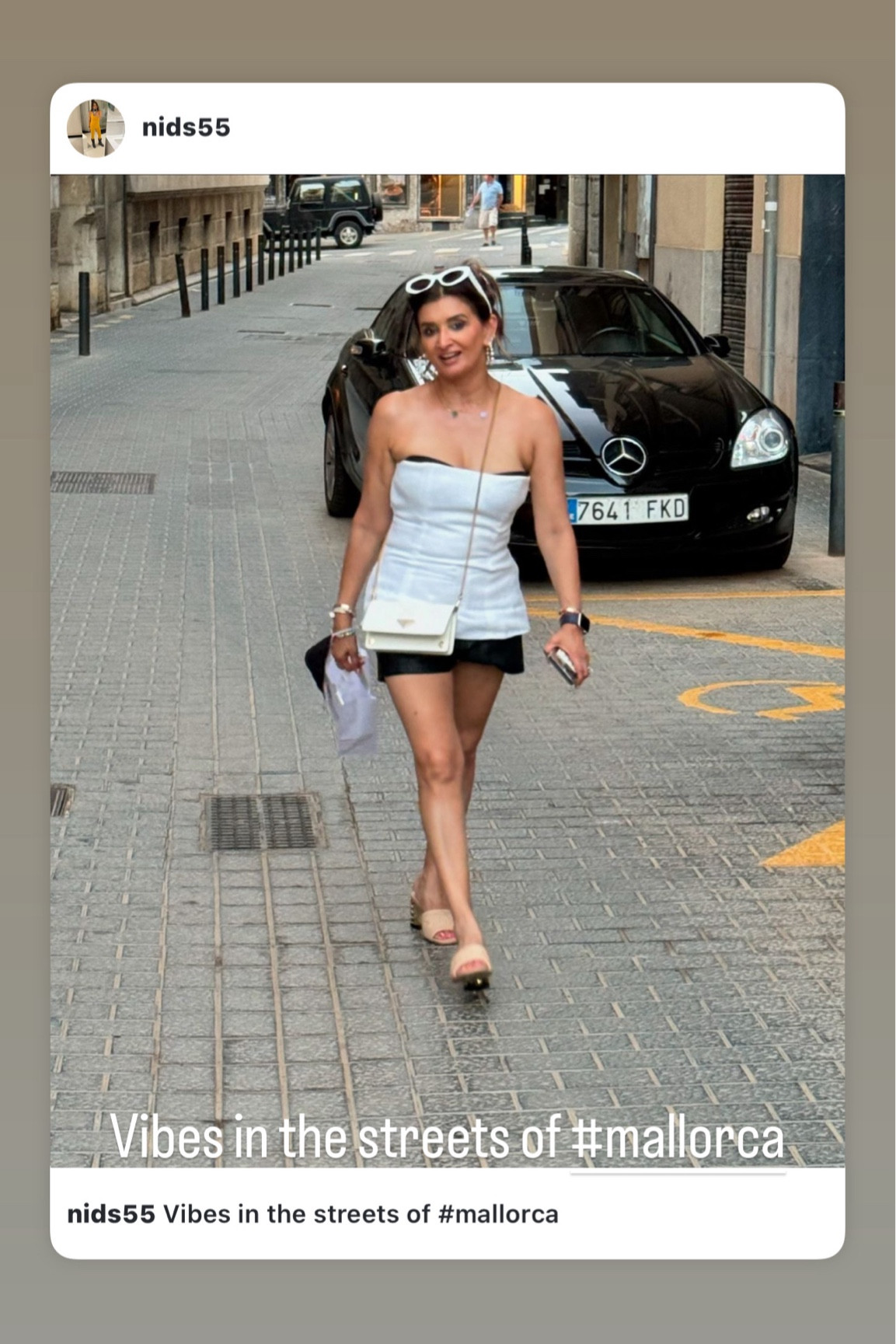 This  reformation top is so perfect for summer months   Cool and chic. Wearing size 4