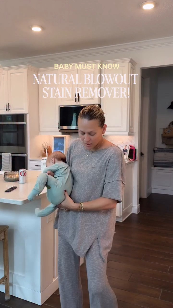 I’ve been doing this trick since 2020! Breastfed baby blowouts are no joke! 

☀️Immediately get the outfit wet, get off as much of the poop as you can, lay it out in the sun for 24hrs and BOOM! The stain is gone! Natural stain removal from the sun ☀️

➡️Also if baby has on a bodysuit/onesie that doesn’t zip down, pull the onesie down to feet instead of taking it off over baby’s head to avoid poop getting on their face 🤮

Side not this diaper rash cream spray is AMAZING!!! Love the size for my diaper bag!

Baby trick, baby mom hack, baby lifestyle, newborn life, baby blowout remover hack, breastfed baby problems 
#momhack #babyhacks #momtipsandtricks