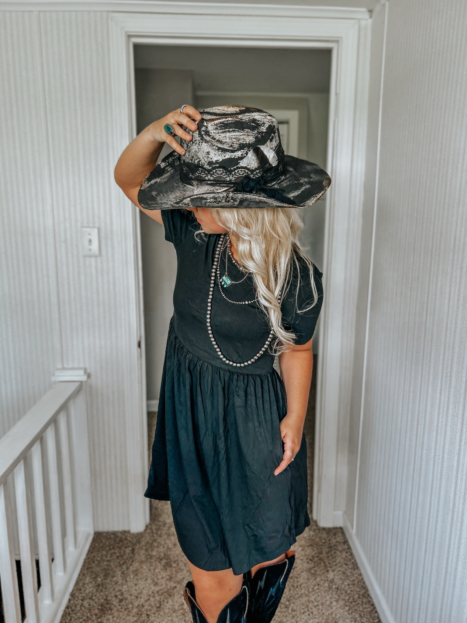 Hat: thekzcollection.com
Custom: hello@kierstenzile.com



#LTKPetite #LTKStyleTip #LTKU