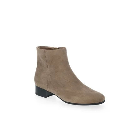 Time and Tru Women's Faux Suede Ankle Boots, Wide Width Available | Walmart (US)