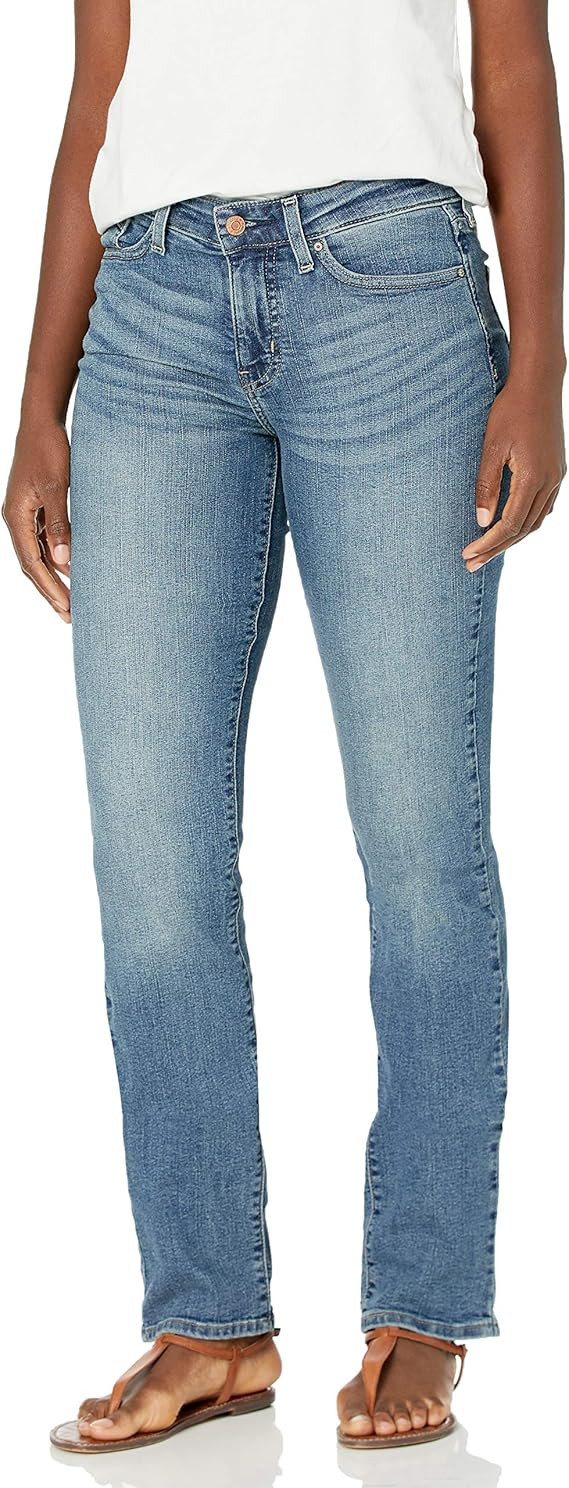 Signature by Levi Strauss & Co. Gold Label Women's Curvy Totally Shaping Straight Jeans (Standard... | Amazon (US)