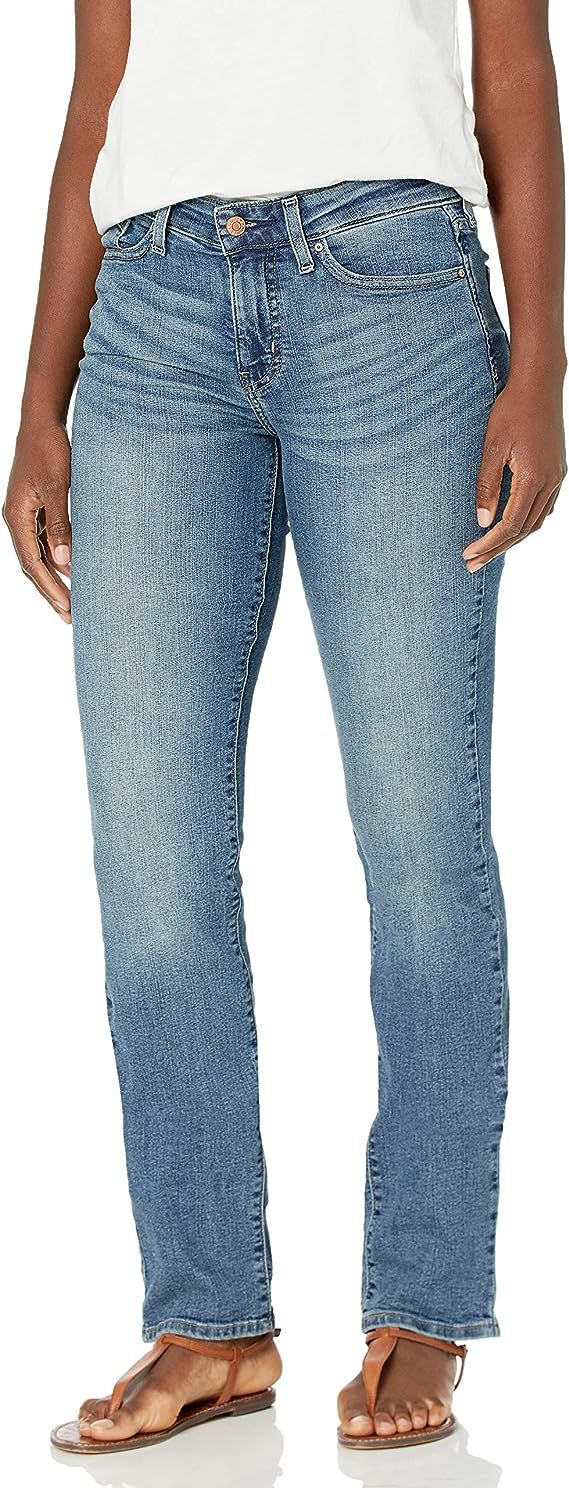 Signature by Levi Strauss & Co. Gold Label Women's Curvy Totally Shaping Straight Jeans (Standard... | Amazon (US)