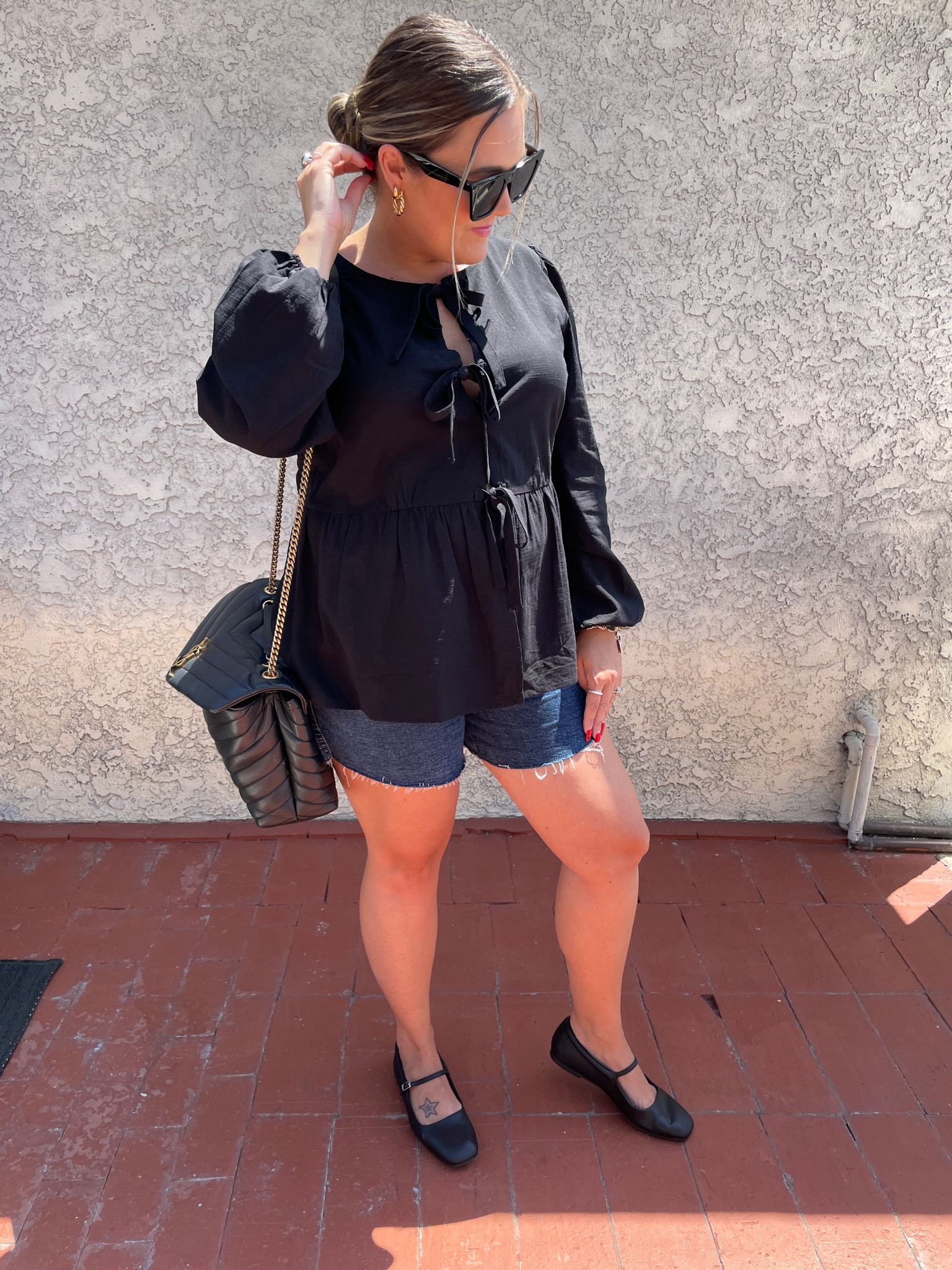 Outfit request for ballet flats: 

Amazon top (size large) 
Levi’s shorts 
Target flats (size 7) 
Amazon Earrings 
Target sunglasses 



#LTKShoeCrush #LTKFindsUnder50 #LTKStyleTip