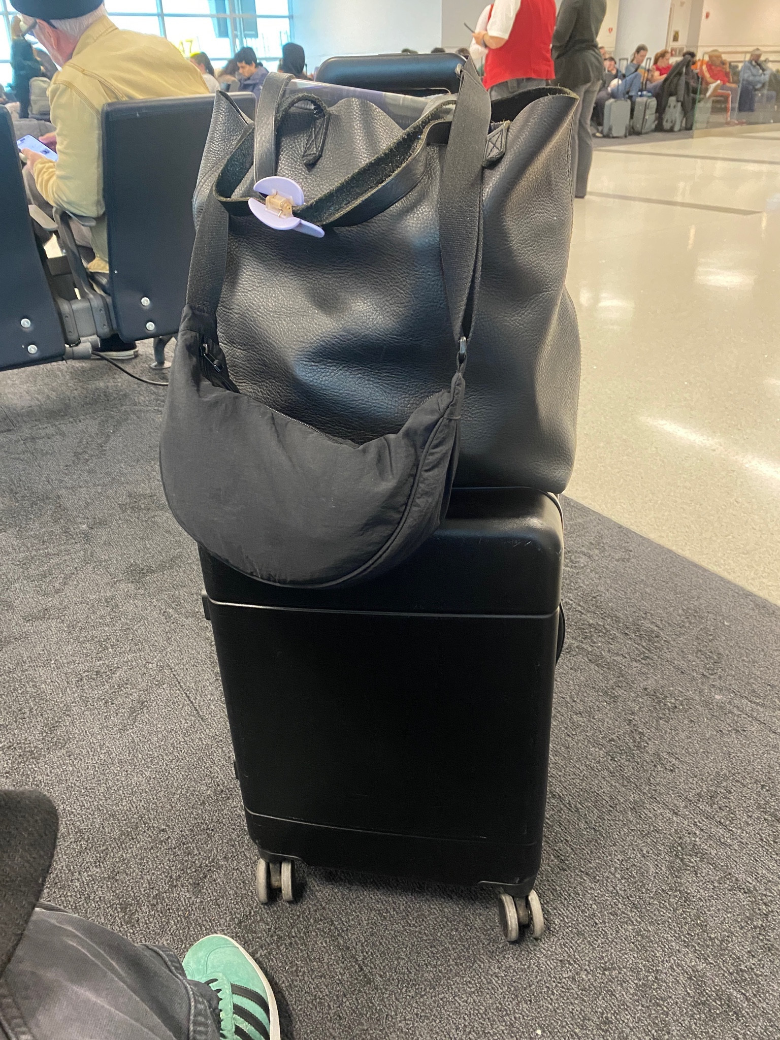 Madewell transport tote goes from carry on > office bag! Headed to LTK HQ! 🖤

#LTKshoecrush #LTKitbag #LTKtravel