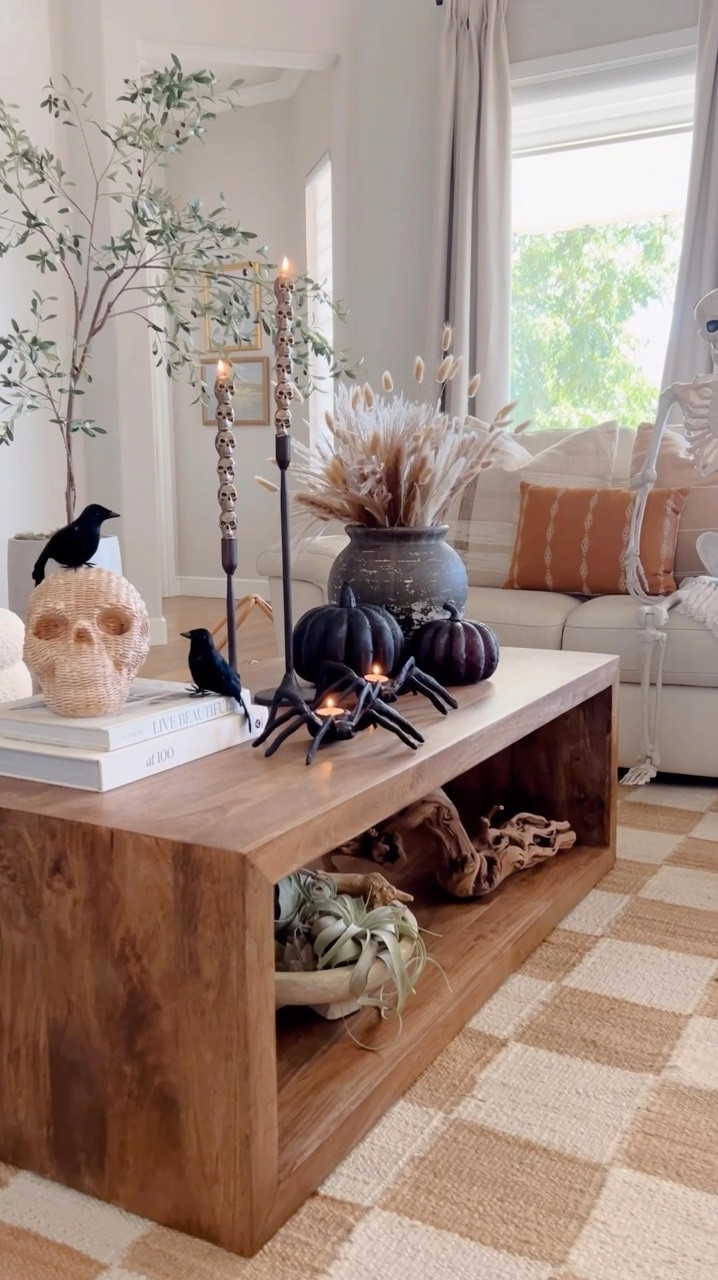 Spooky season is here #halloween2024 #halloweenvibes #spookyseason 

#LTKHome #LTKSeasonal #LTKVideo