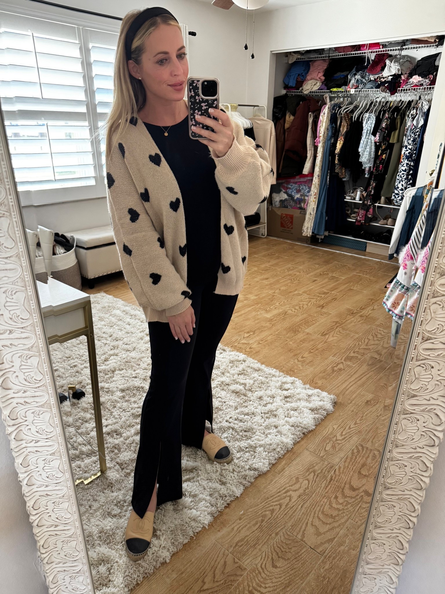 Cardigan outfit. 11 weeks pregnant 

#LTKBump #LTKootd #LTKMidsize