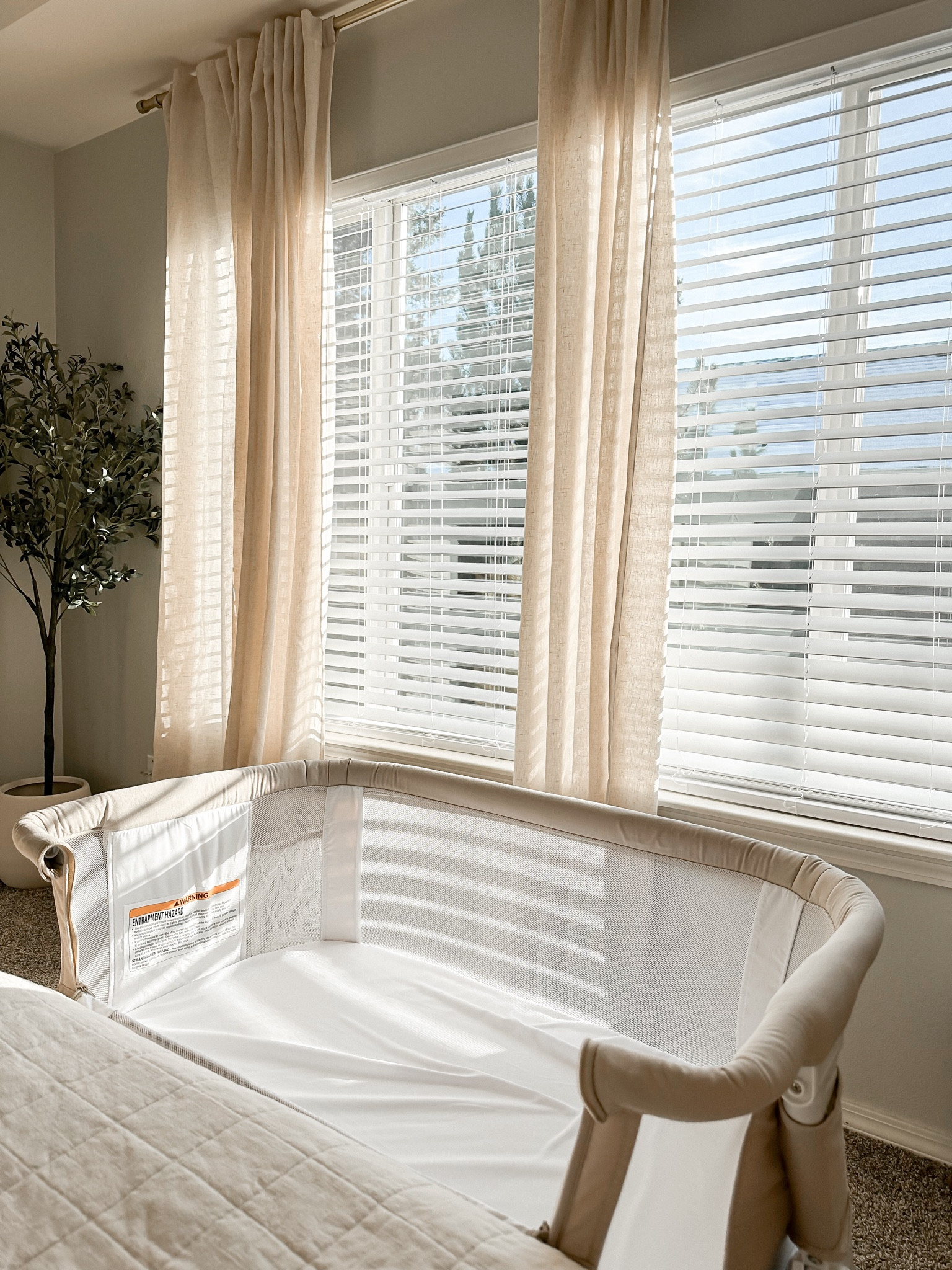 Bedside baby bassinet 
Baby Delight Bassinet 
Amazon Baby Finds

#LTKbaby #LTKbump #LTKfamily