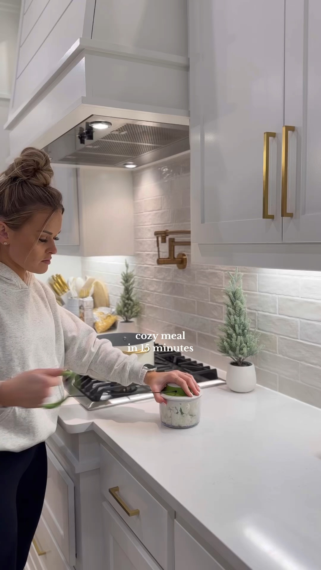 Healthy Cozy Meal Idea | #caloriedeficitmeal #lowcaloriemeal #weightlossmealideas #healingchickensoup #easydinneridea #familydinneridea  

#LTKVideo #LTKsalealert #LTKhome