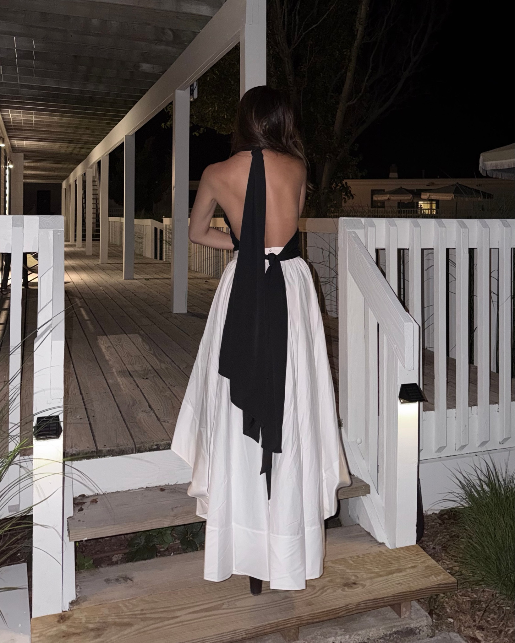 summer in the hamptons 🖤 #hamptonsstyle #hamptonsfashion