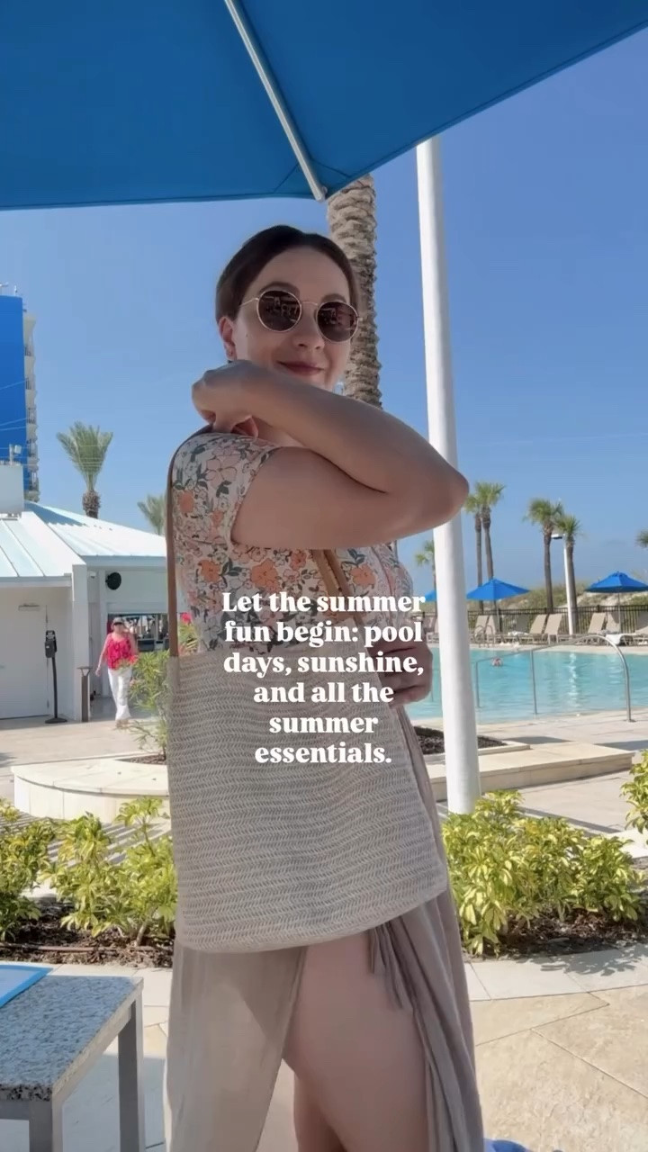 Pool day + sunshine + my favorite summer essentials.