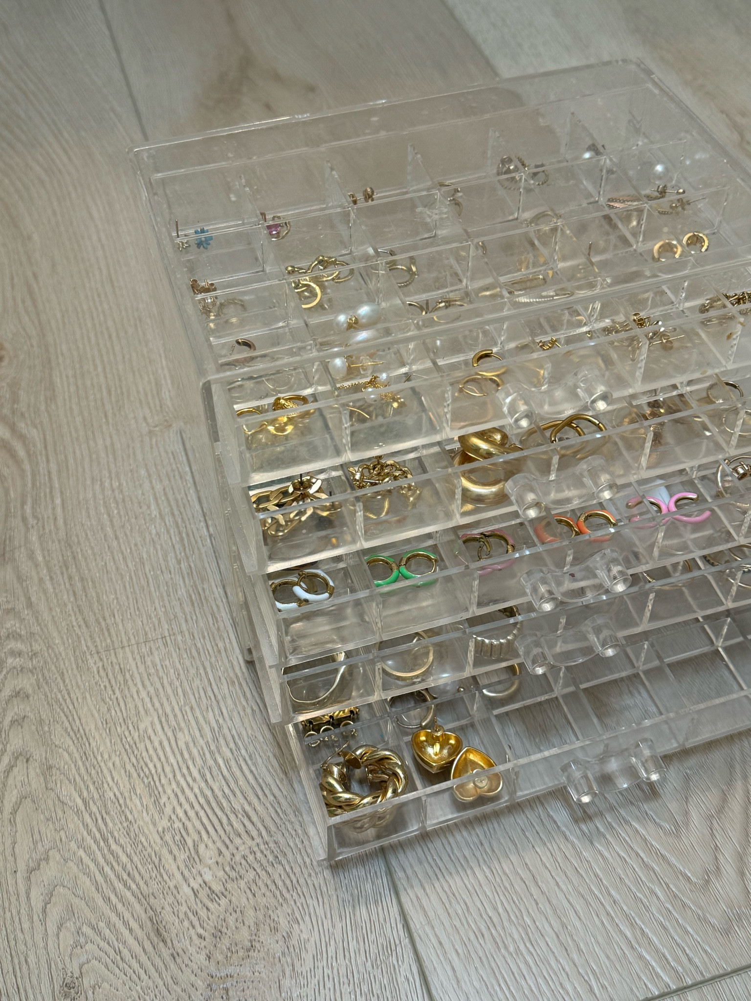 JEWELRY ORGANIZER