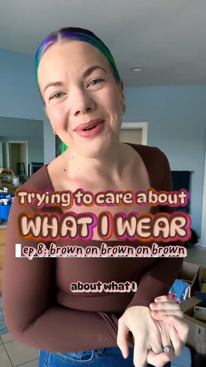 My husband dubbed this the “fruity pebbles” scarf many many years ago and it’s an absolute dopamine piece that always brings me joy…so much so that I have it in black too. 😝 Already brainstorming more ways I can style the sweater bc I’m obsessed with it. Hope your outfit brings you this much happy today! 

#grwm #wearwhatyouwant #dopaminedressing #statementpiece #shopyourcloset