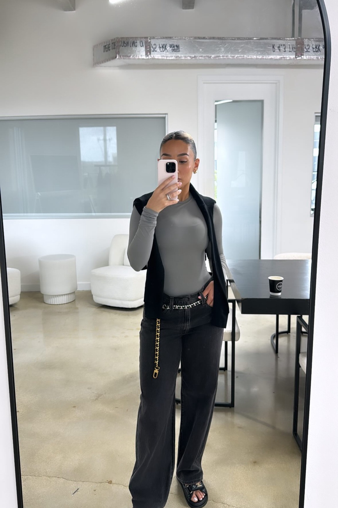 Baggy dad jeans and this skims dupe bodysuit from Amazon 🎀✌🏼