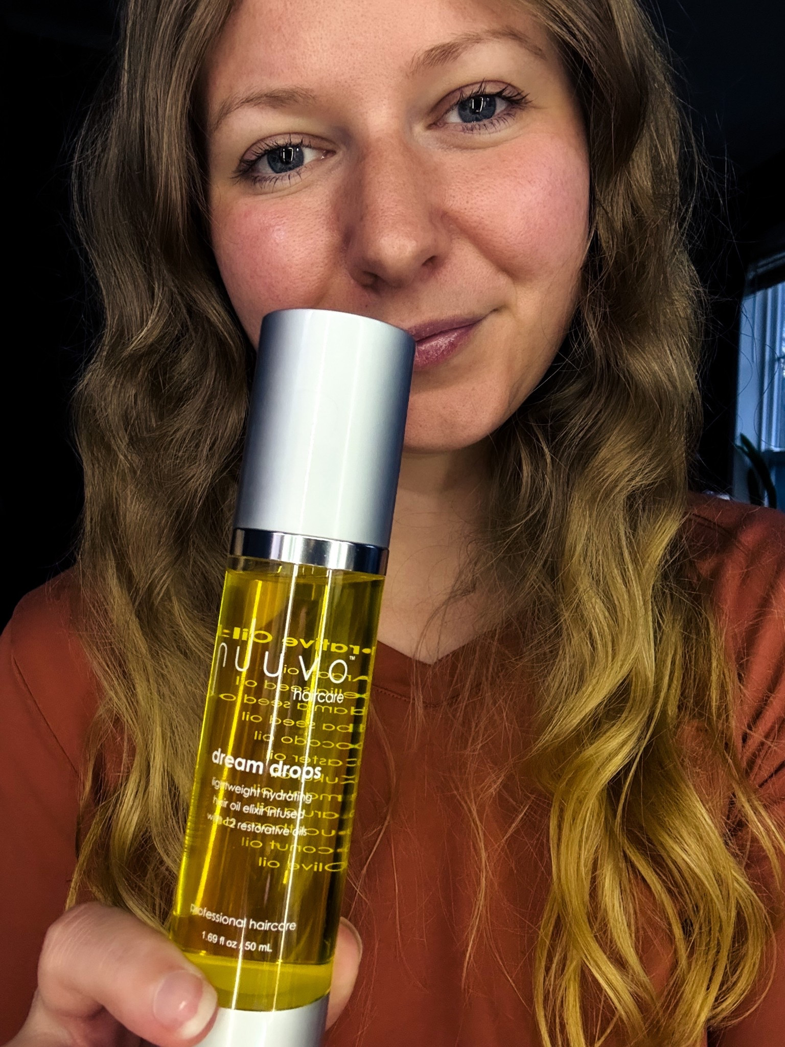 #gifted #ad
Mom life may be chaos, but my hair doesn’t have to look like it 😌
Dream Drops from @nuuvohaircare has been such an easy add-in — a few drops for shine, softness, and way smoother ends. The weightless finish is my favorite part.

Linked in my LTK shop if you want to try it too 💕
 @nuuvohaircare @raychelharrison @salonnuuvo
#nuuvohaircare #CreatingInChaos


#LTKGiftGuide #LTKmomlife #LTKCyberWeek