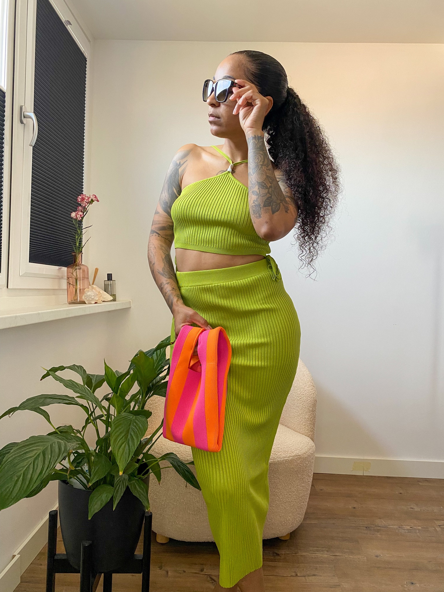 H&M Olive matching set 💚

Lime green satin sandals with hourglass heel, Olive crop top with tie straps, olive rib knit skirt, mini shopper bag, black/beige striped,  orange and pink bag, summer outfit, Netherlands. 

#LTKstyletip #LTKSeasonal #LTKeurope