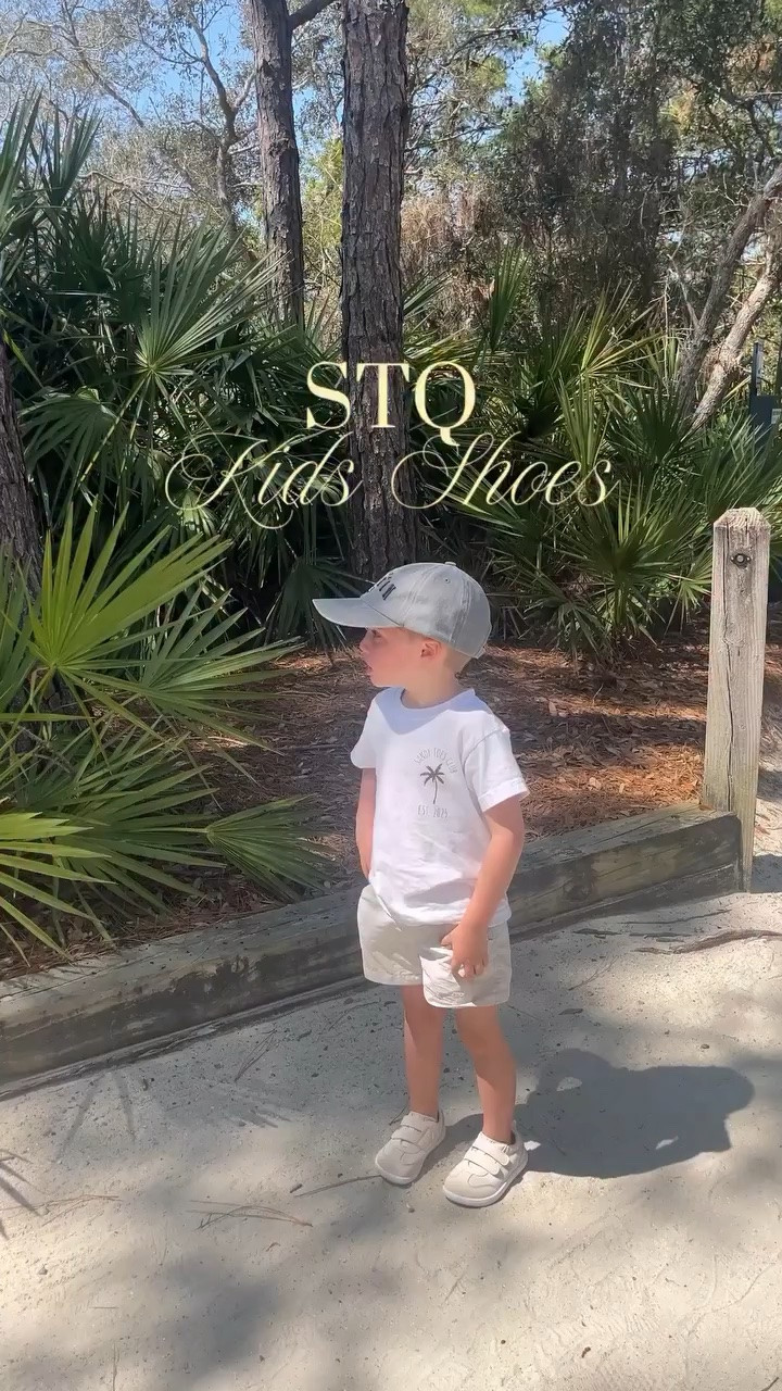 We love our healthy walking shoes! These amazon wide toe kids shoes are so great for playing! say SHOE for 🔗👏🏼🌴

use KENZIELINN20 for 20% off valid until May 10th! 

#stqshoes #amazonshoes #kidsshoes #kidshoes