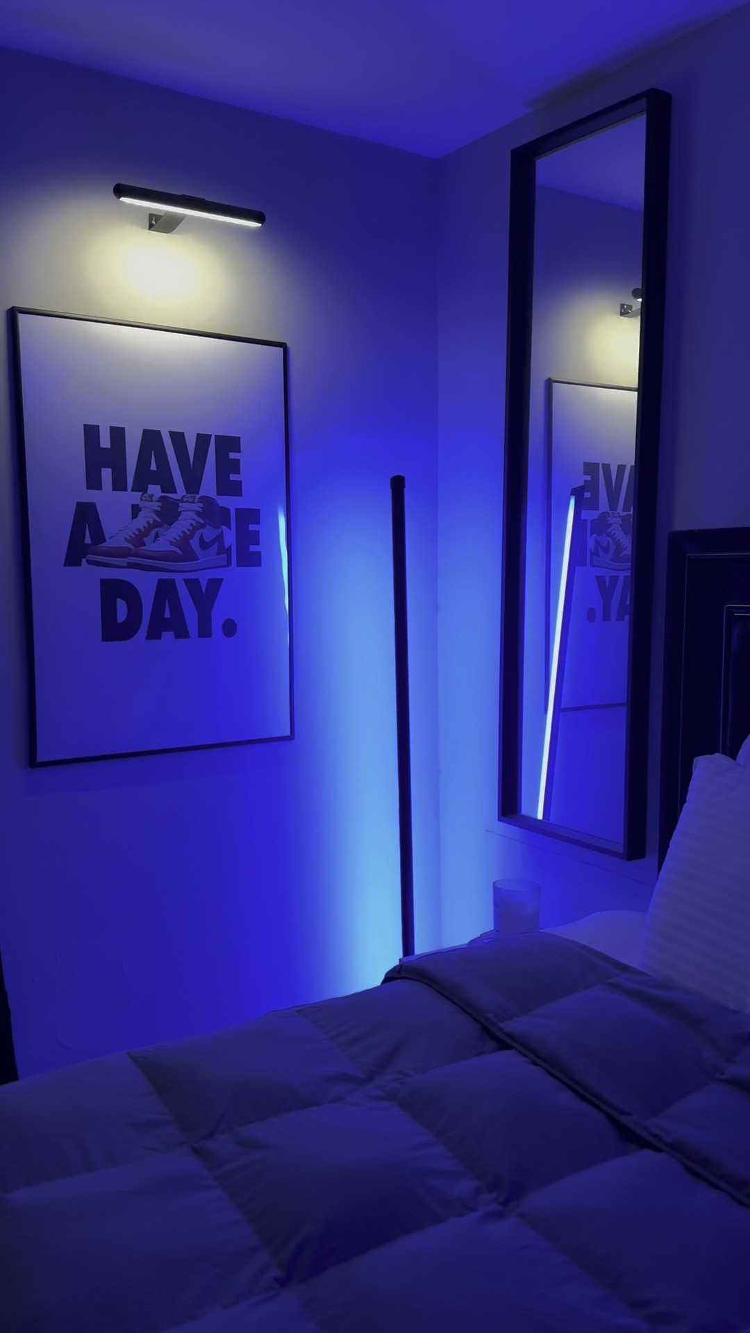Bedroom Tour 🛏️  
.
.
.
.

#bedroom #bedroomtour #cozyroom #decor #homedecor #apartment #apartmenttour #apartmentdecor #interiordesign #apartmenttherapy #apartmentinspo #wallart #apartmentgoals #interiordecor #theweeknd #drake 

#LTKMens #LTKHome #LTKStyleTip