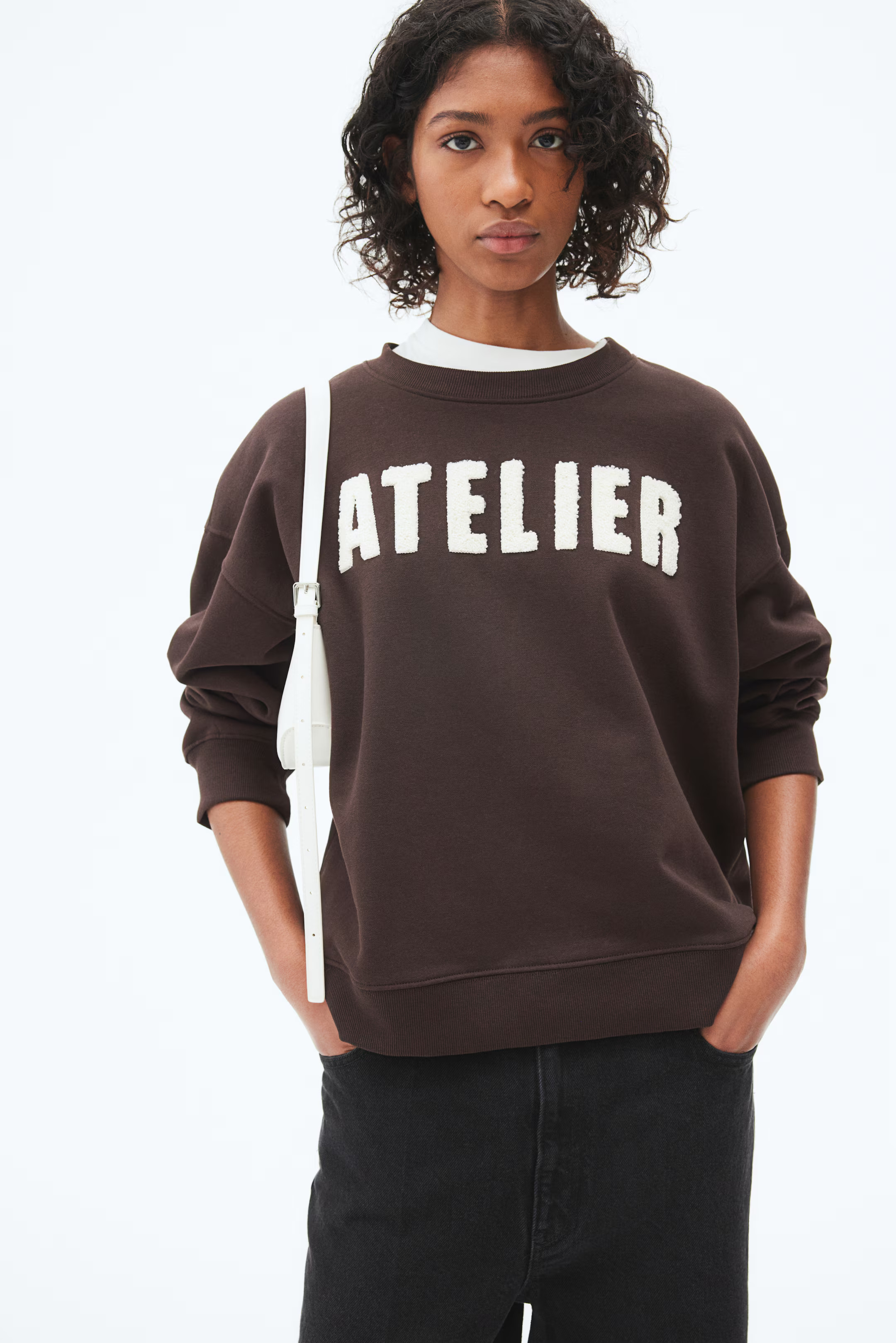 Text-motif sweatshirt - Dark brown/Atelier - Ladies | H&M GB | H&M (UK, MY, IN, SG, PH, TW, HK)