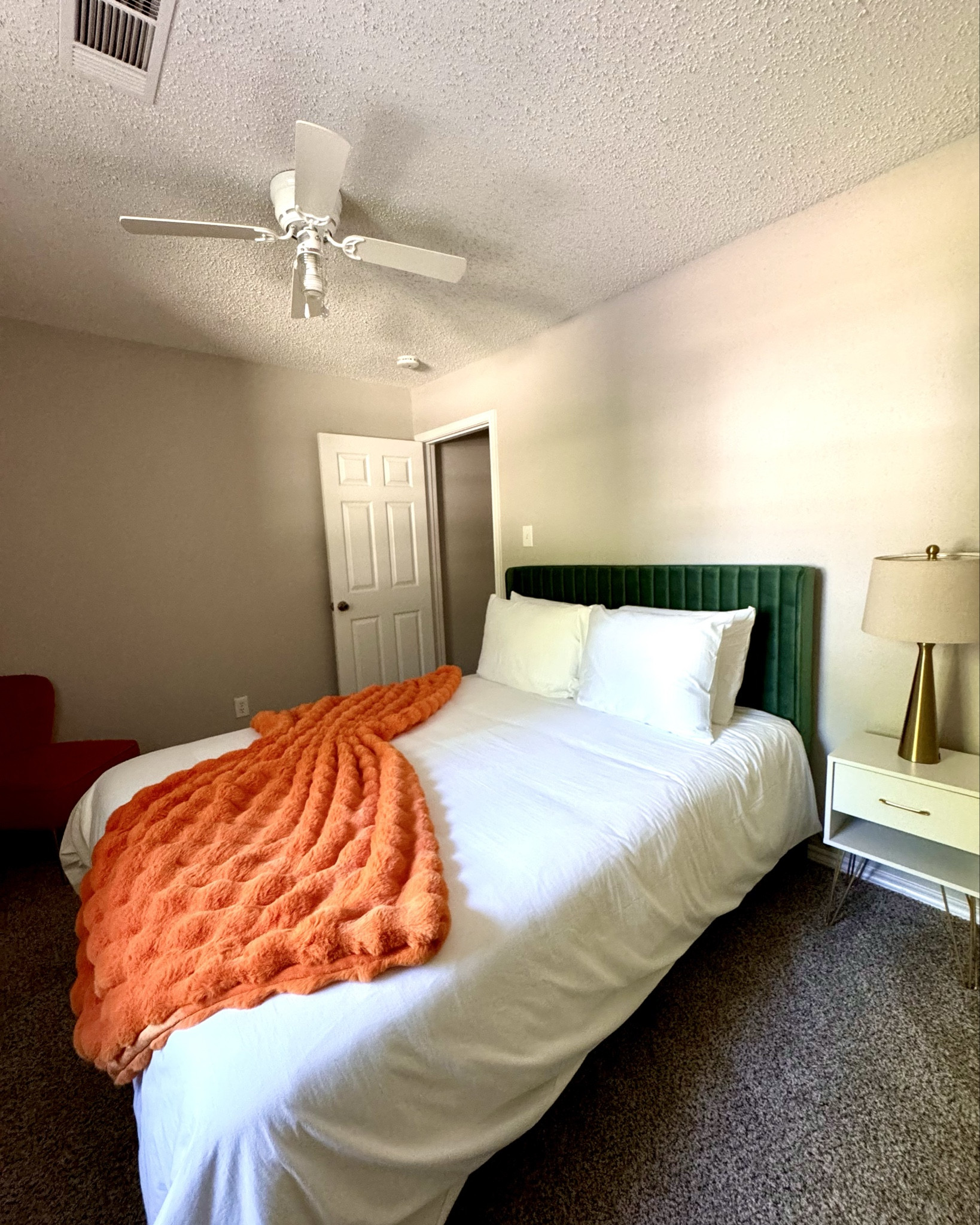 Our guest room is ready and I love this pieces. 
Do you love the colors ? 
#bedroom #idea #design #decor #colors #sale 

#LTKHome #LTKStyleTip #LTKSaleAlert