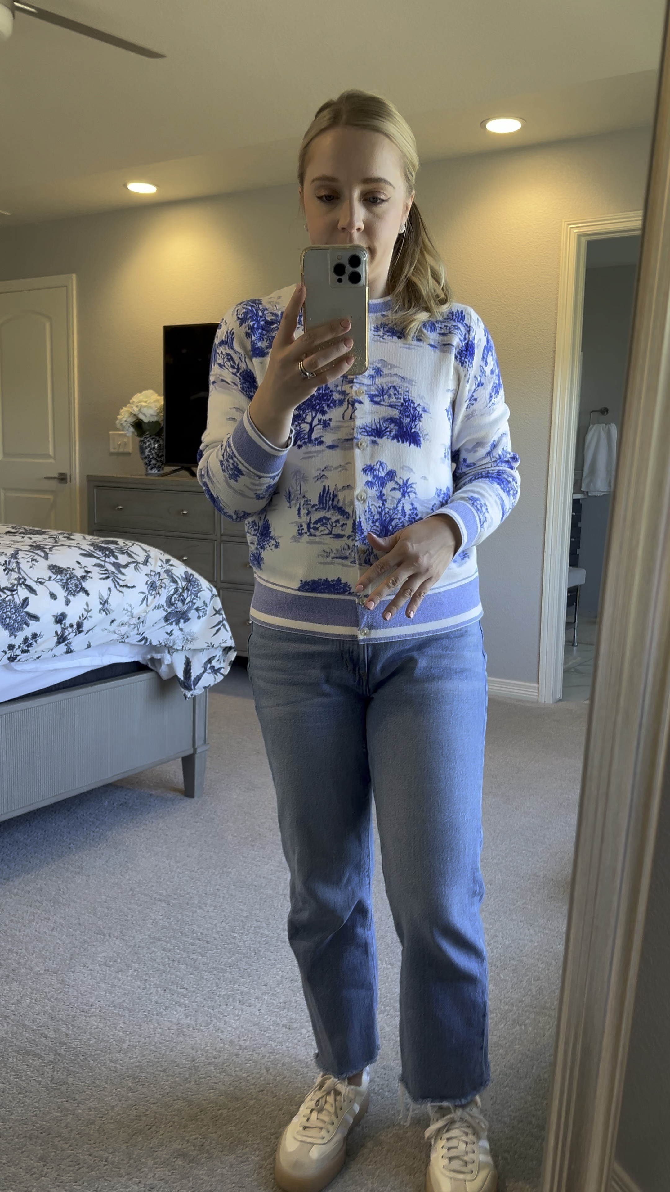 This blue and white cardigan is perfect for spring! Wearing xs and fits TTS. Spring outfit. Spring style. Petite outfit. Cardigan. Jeans. Mom outfit 

#LTKVideo