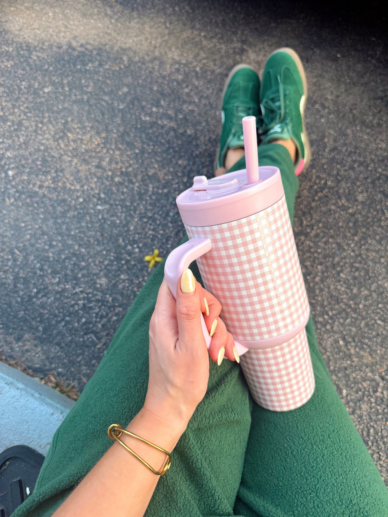 romanticizing the little things… starting with this cup 🎀☁️ 

#comfystyle #casualoutfit #everydaystyle #ootd #offdutylook #weekendvibes #cozyfit #ello #tumbler

#LTKHome #LTKdayinmylife #LTKootd