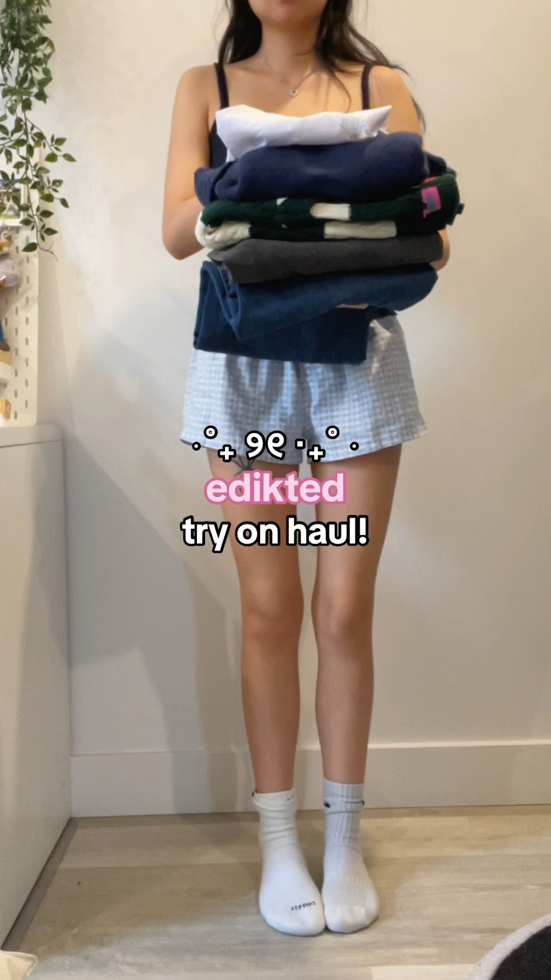 i took xs for the 2 tops, s for the sweater and xs for the jeans!