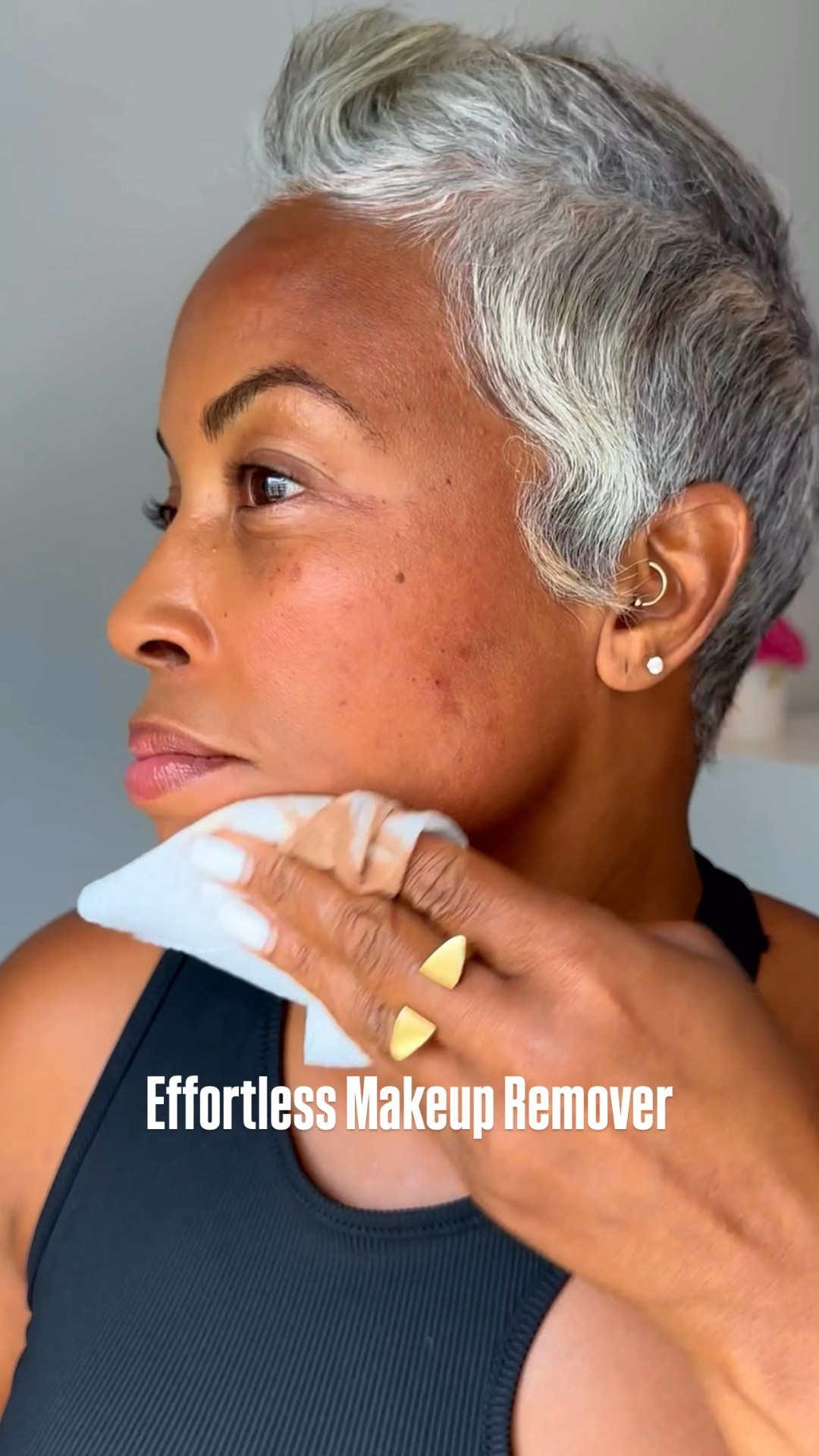 We love a good makeup remover wipe that gets the job done, without having to use 6 of them 🙌🏽

Thanks Philosophy! Comment SHOP below for the link 😜
•
•
•
#MakeUpRemover #MidlifeMustHaves #xoJalonda #MakeupEssentials #BeautyEssentials

#LTKBeauty #LTKdayinmylife #LTKOver40